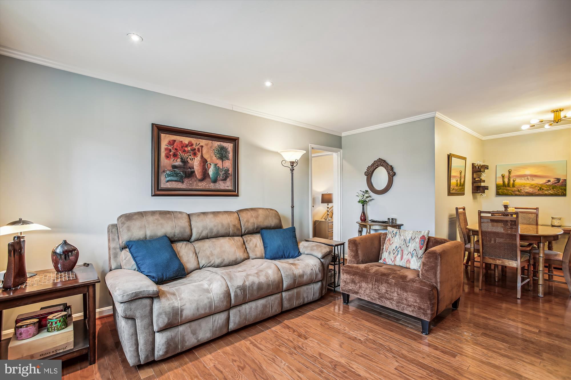 ARLINGTON OAKS - Residential