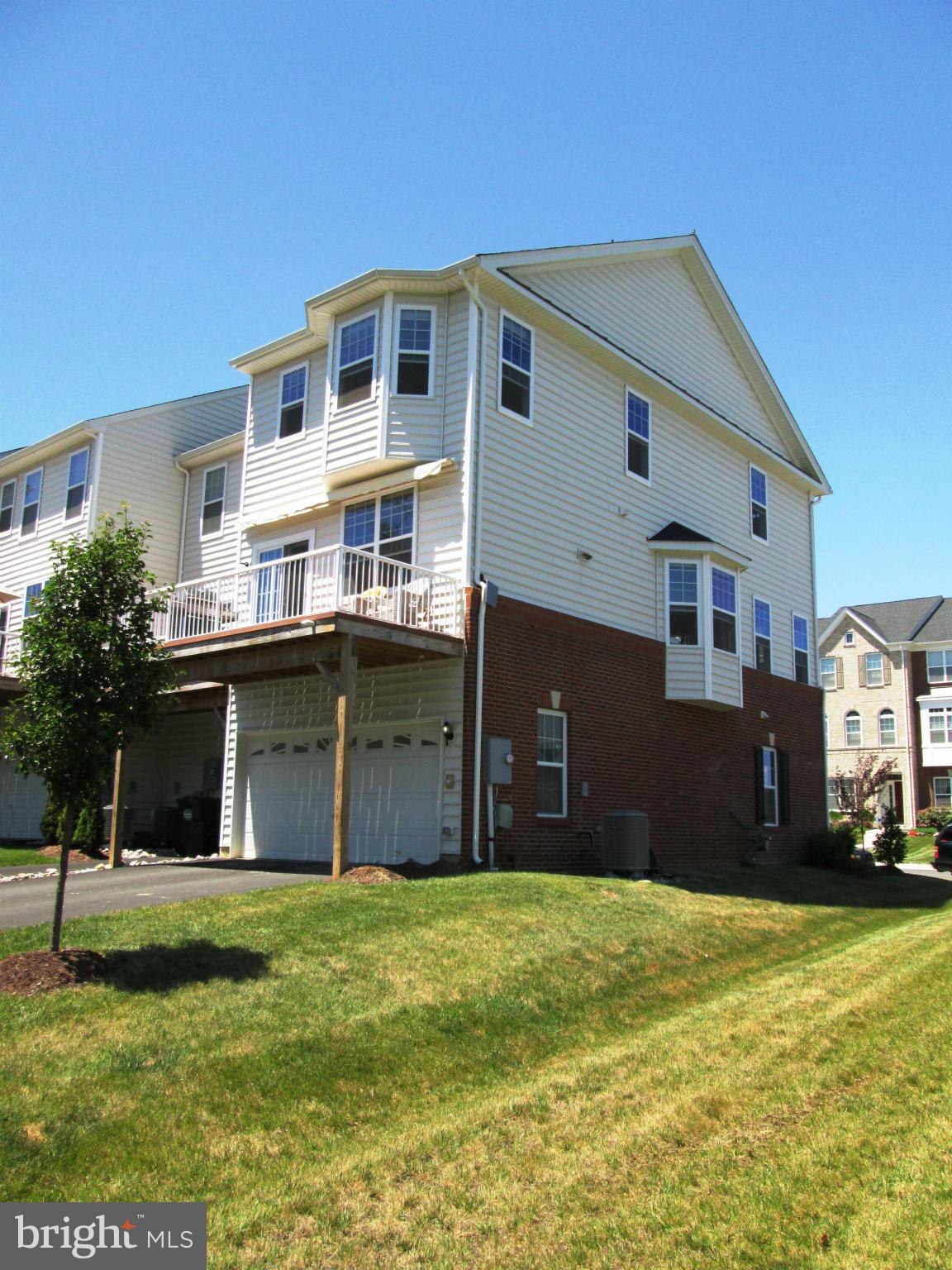 LOUDOUN VALLEY ESTATES 2 - Residential Lease