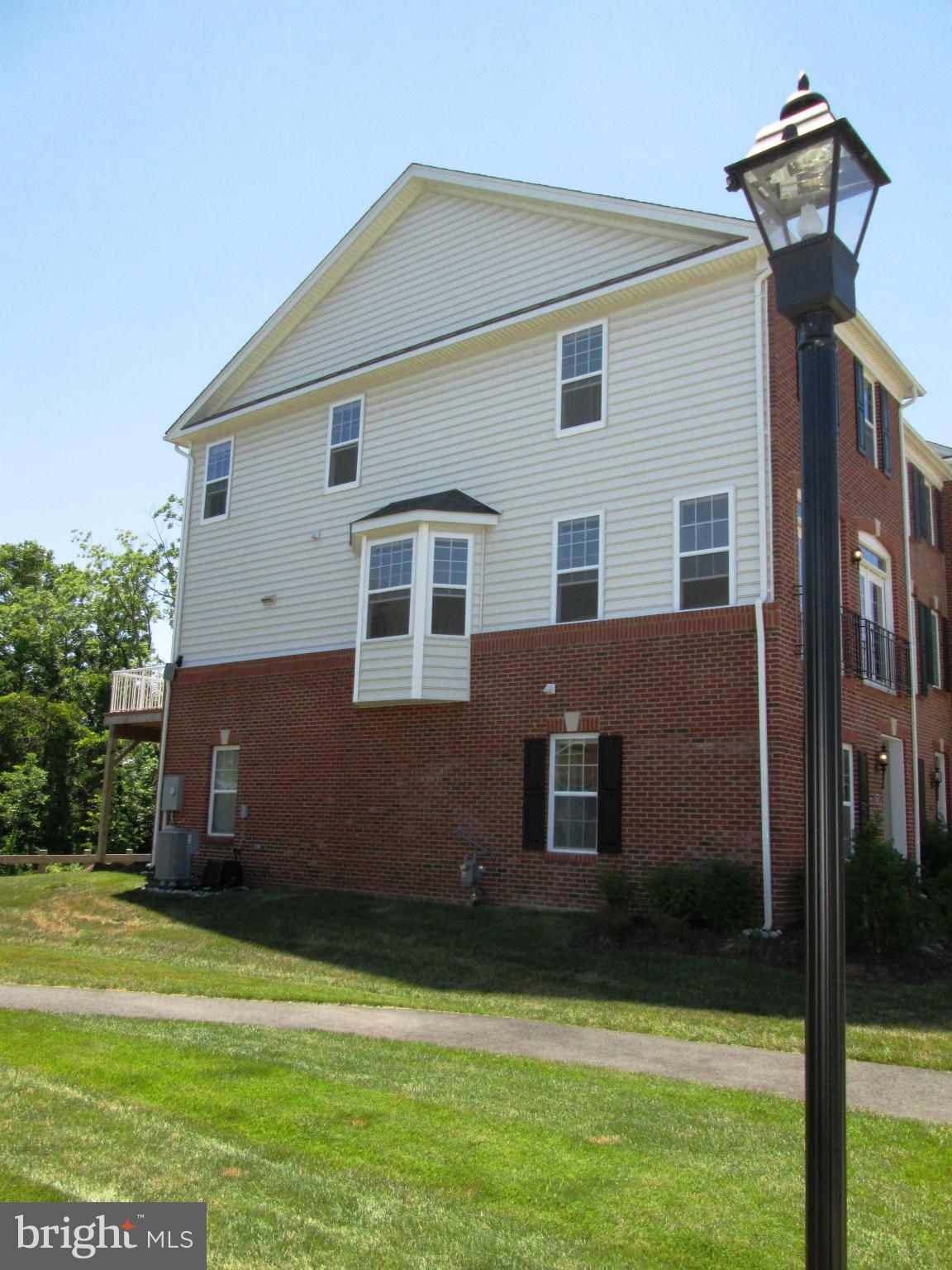 LOUDOUN VALLEY ESTATES 2 - Residential Lease