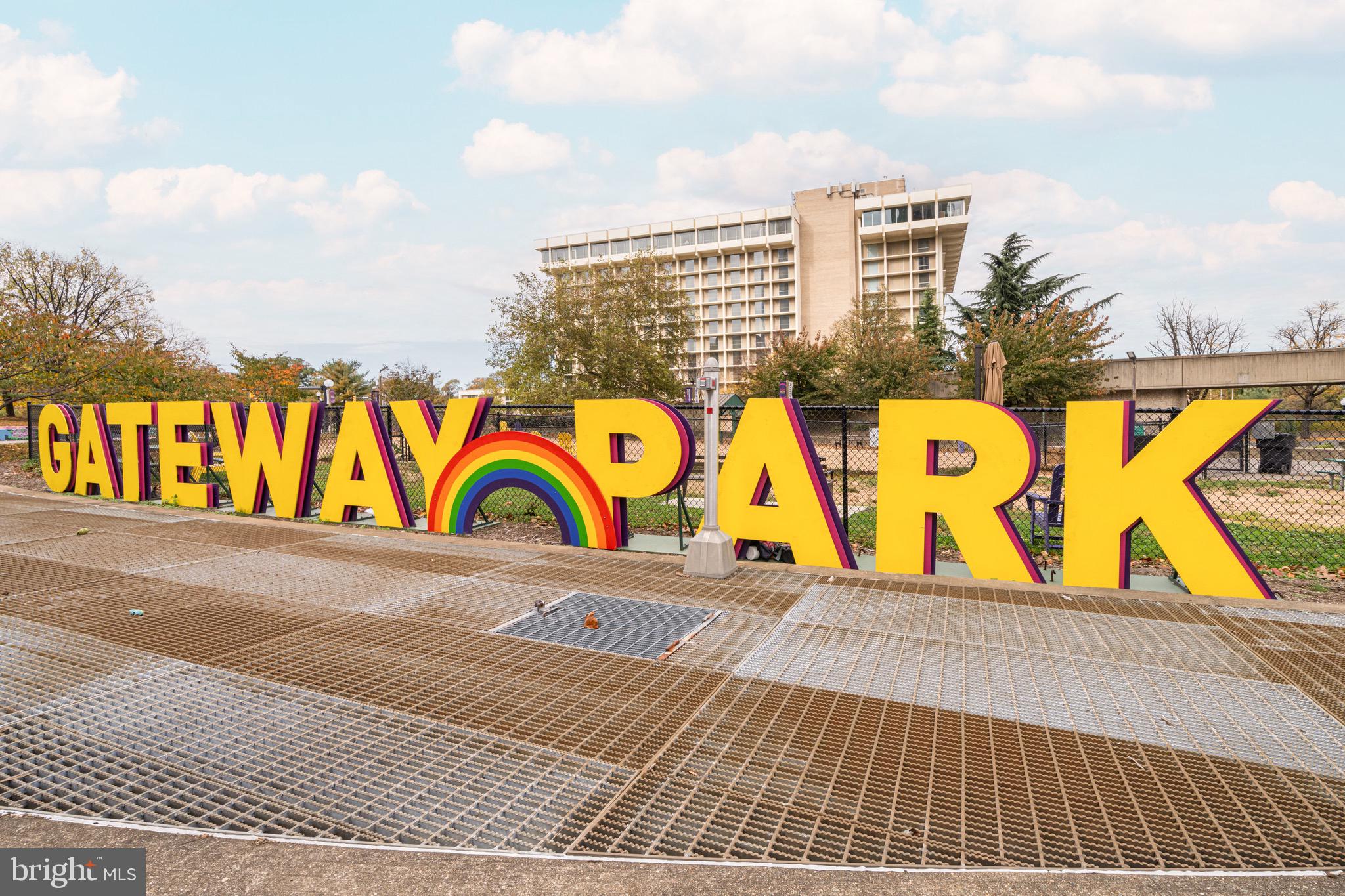 TURNBERRY TOWER - Residential