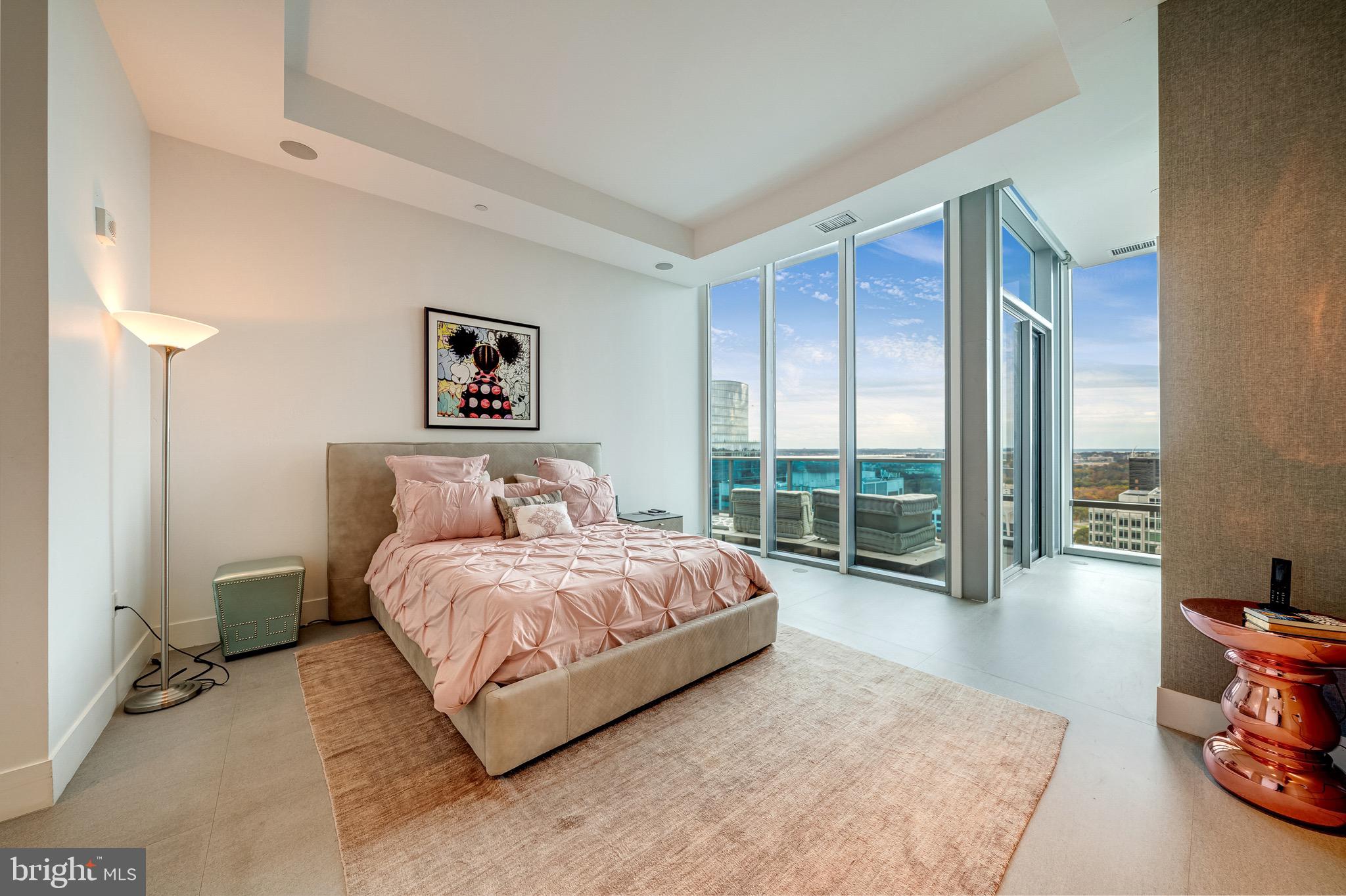 TURNBERRY TOWER - Residential