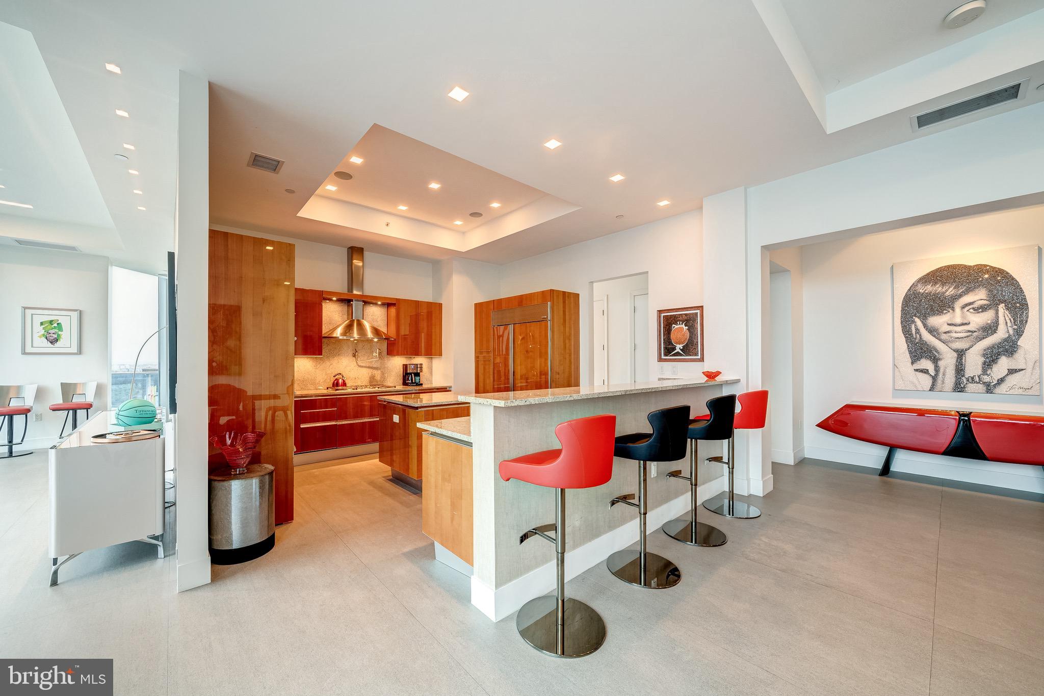 TURNBERRY TOWER - Residential