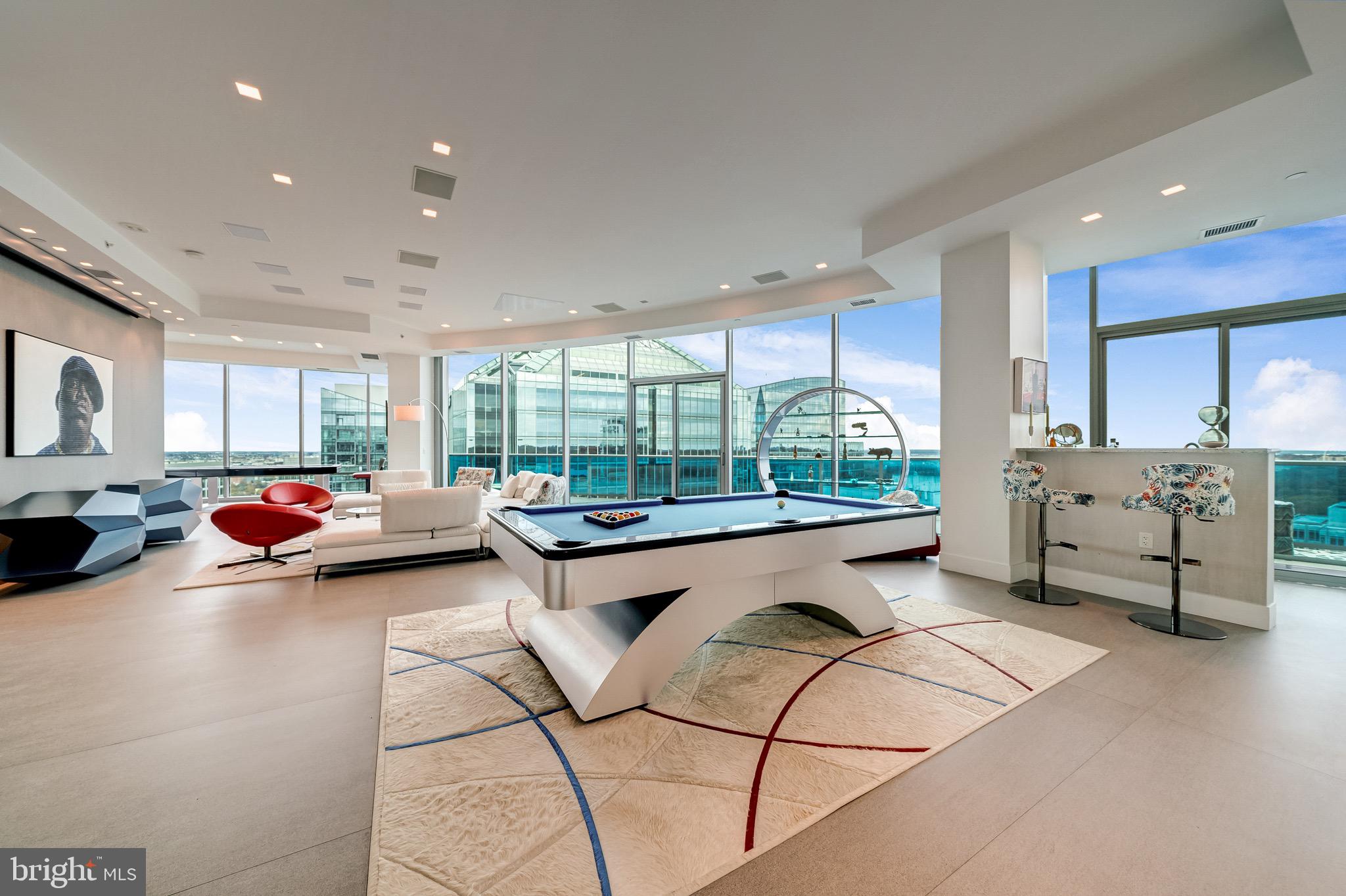 TURNBERRY TOWER - Residential