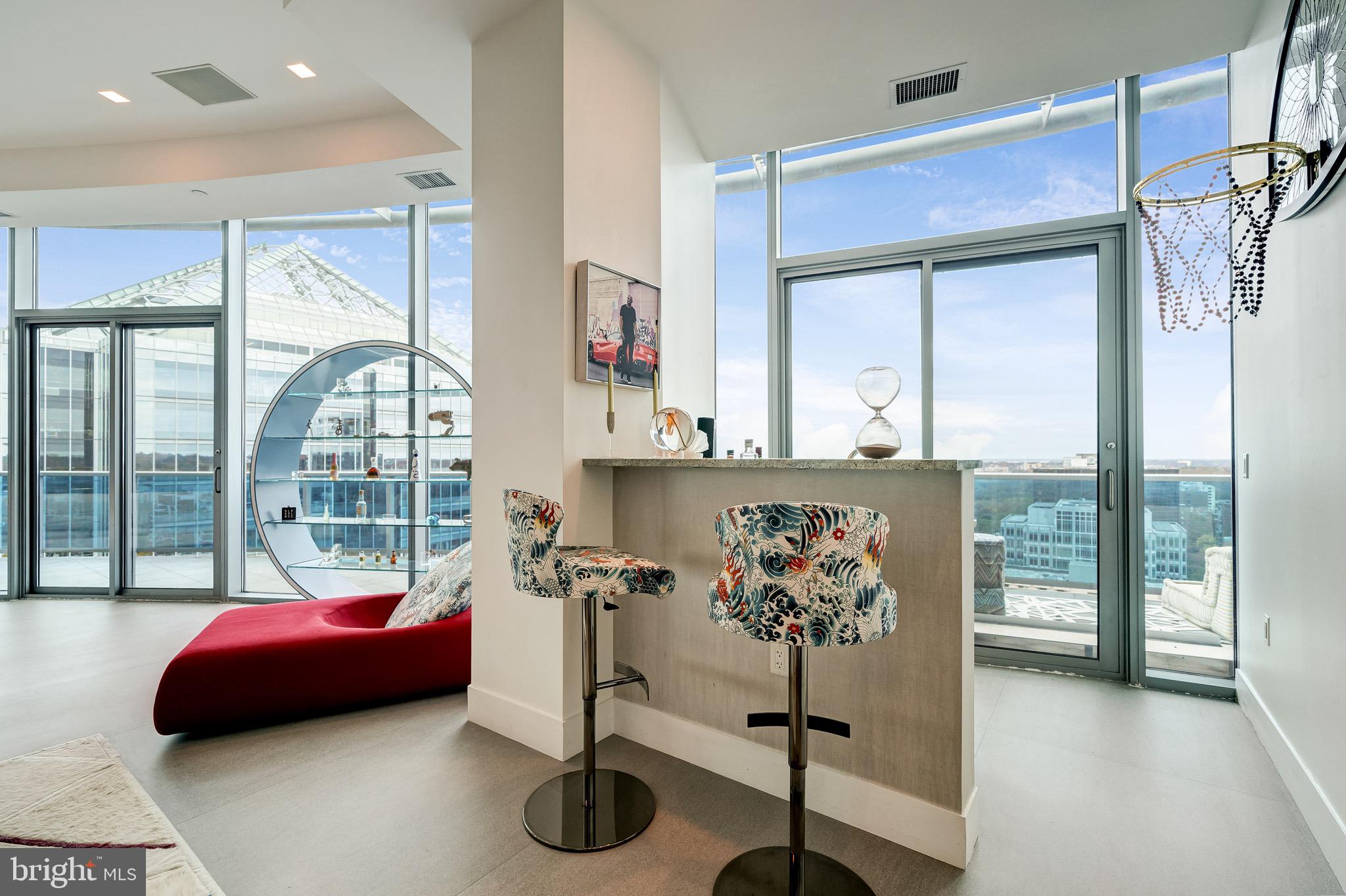 TURNBERRY TOWER - Residential