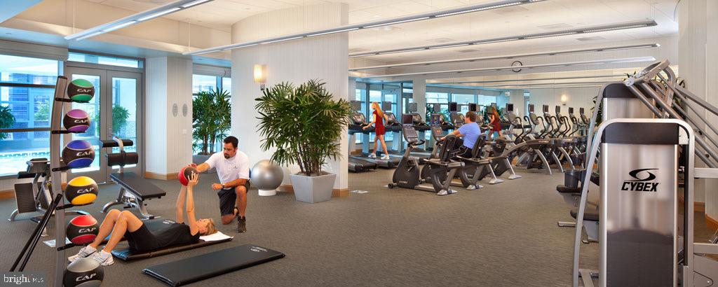 TURNBERRY TOWER - Residential