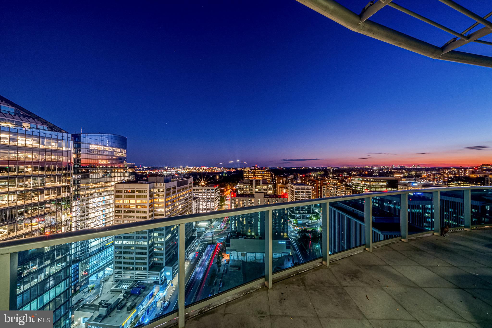 TURNBERRY TOWER - Residential