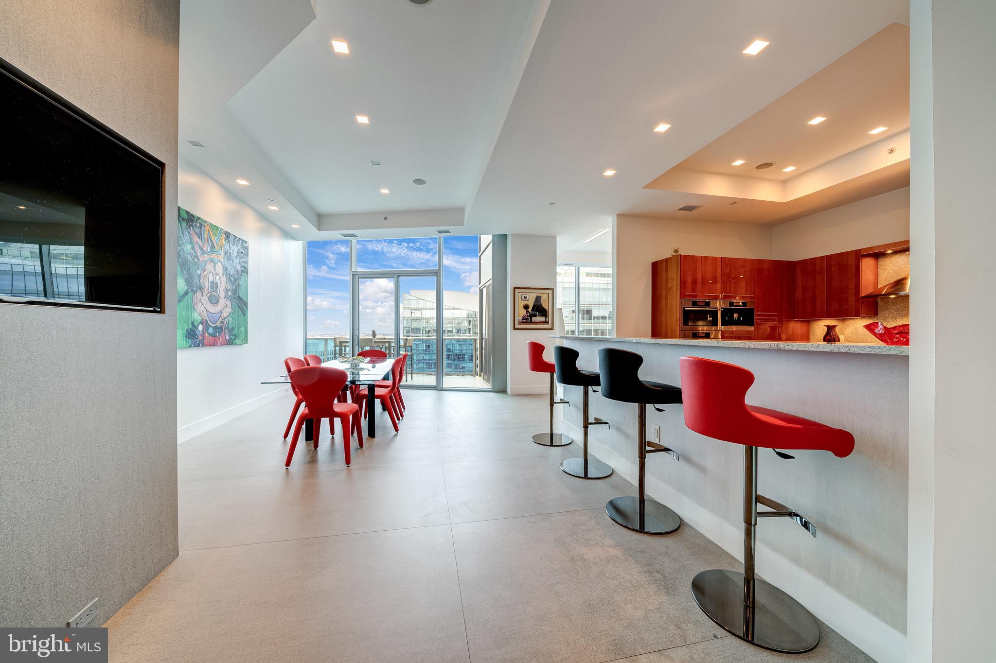 TURNBERRY TOWER - Residential