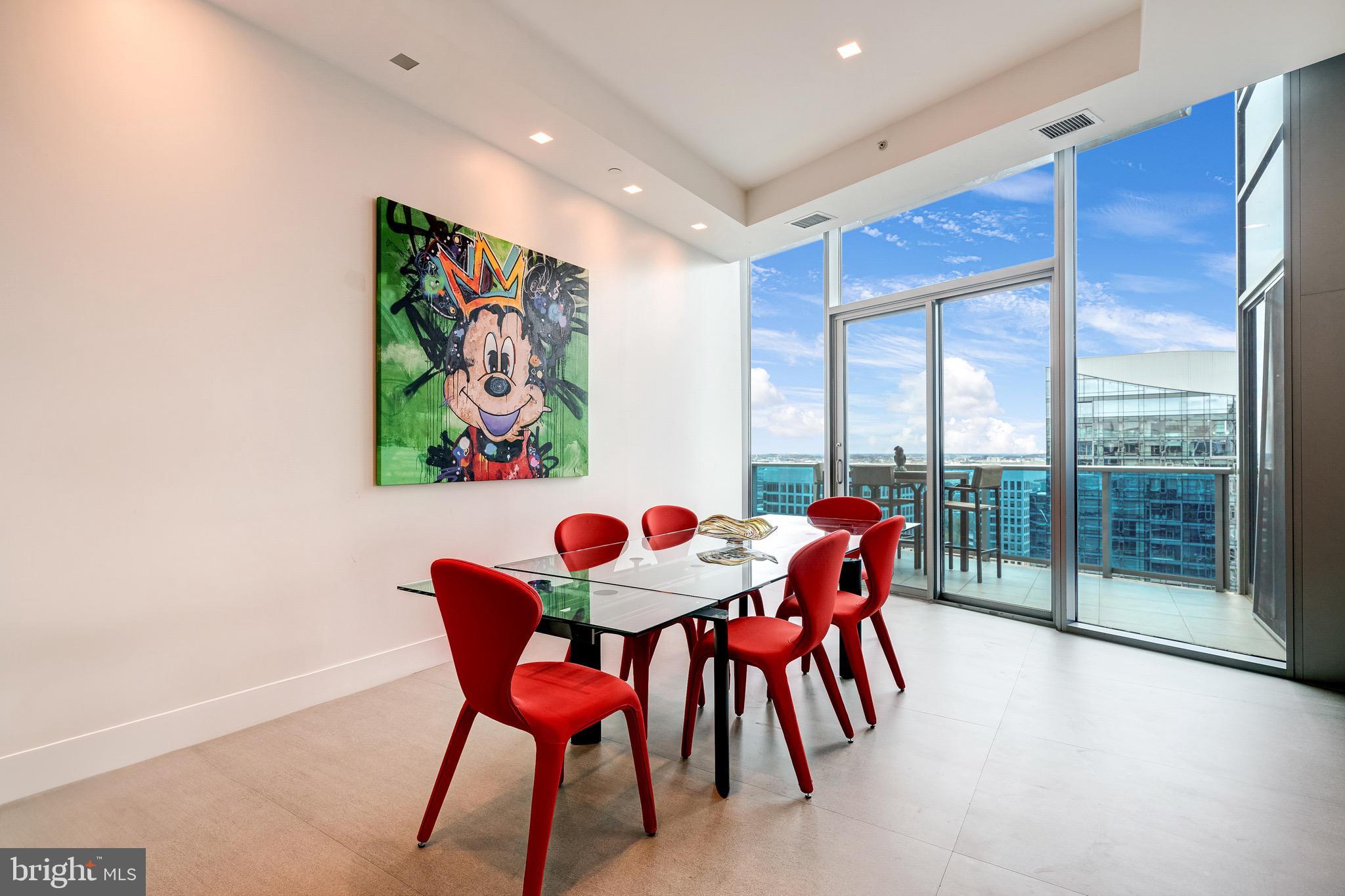 TURNBERRY TOWER - Residential