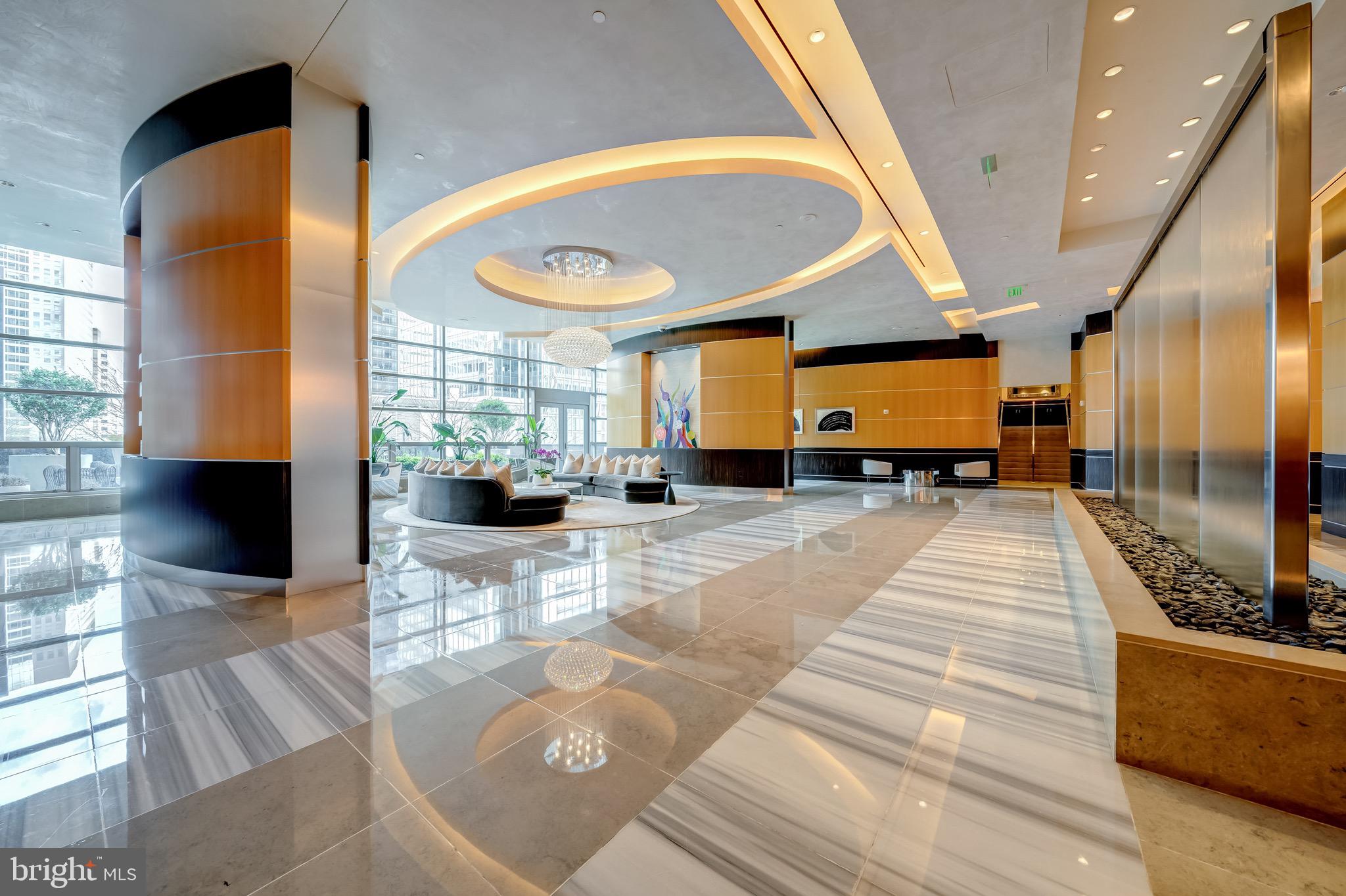 TURNBERRY TOWER - Residential