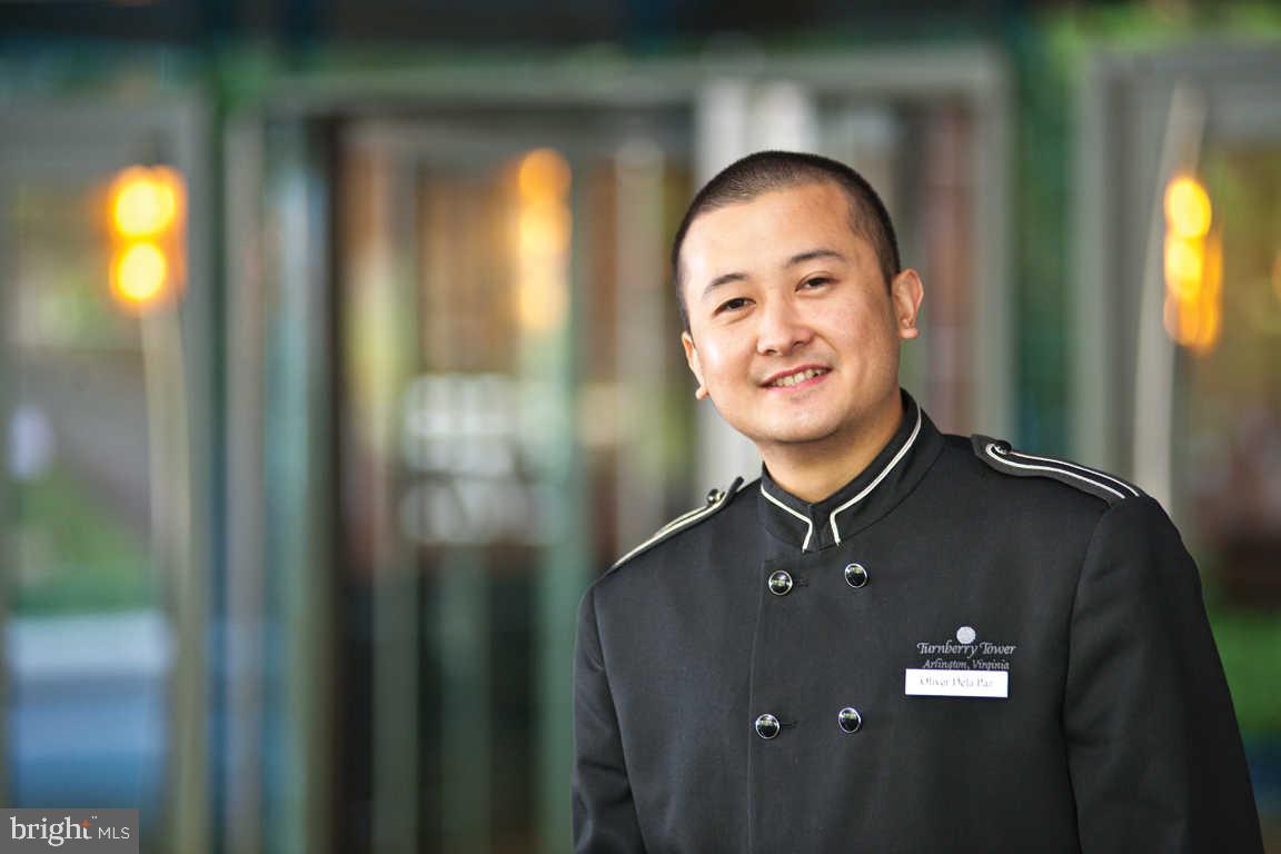 TURNBERRY TOWER - Residential