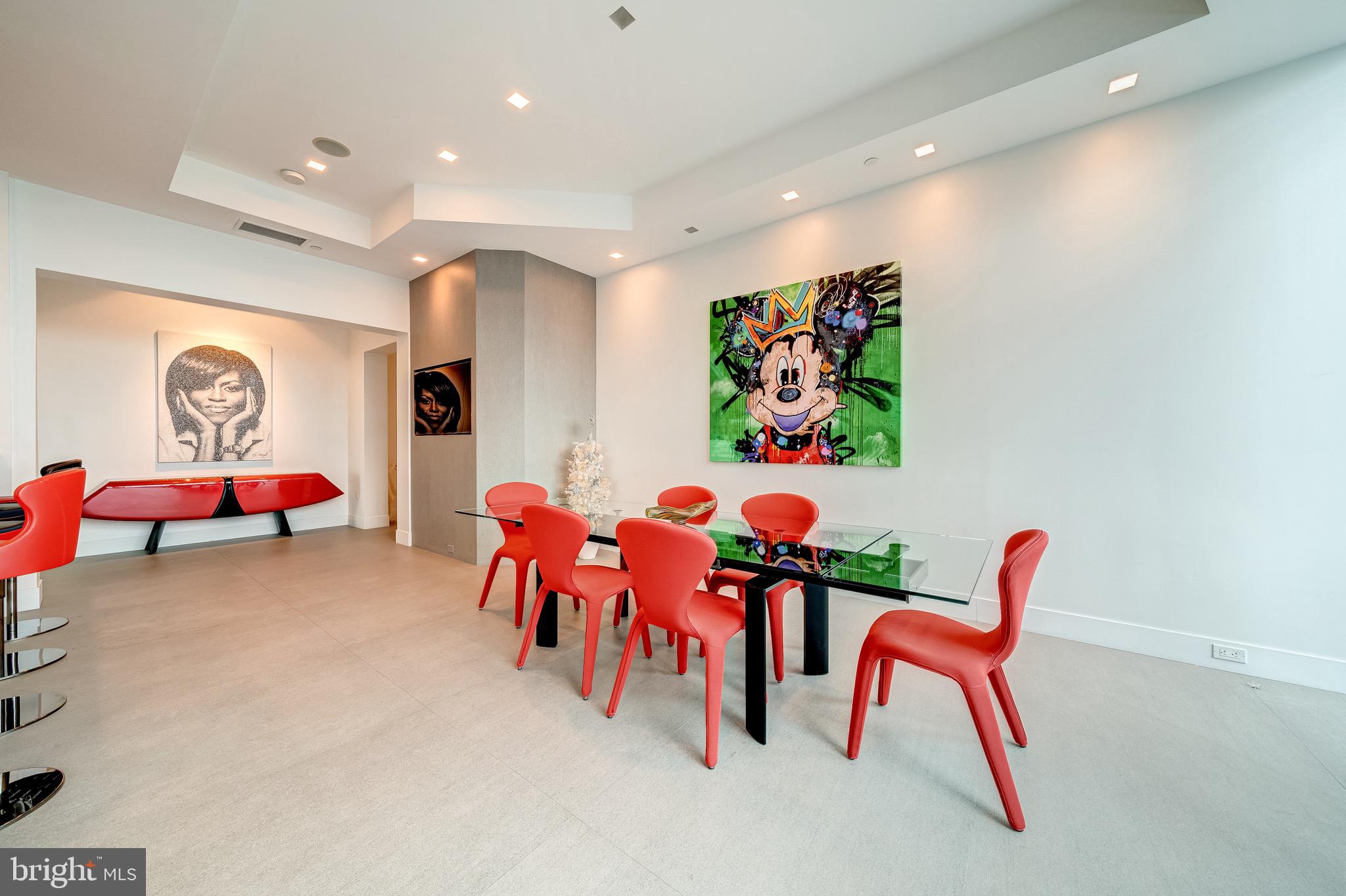 TURNBERRY TOWER - Residential