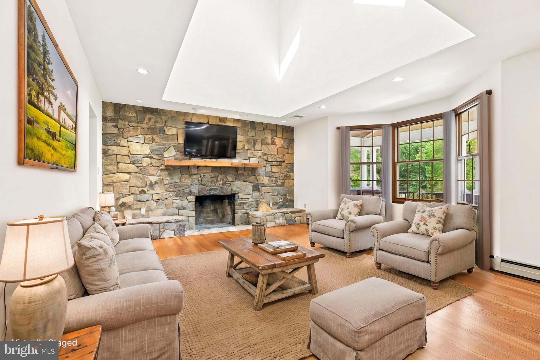 318 DUXBURY ROAD