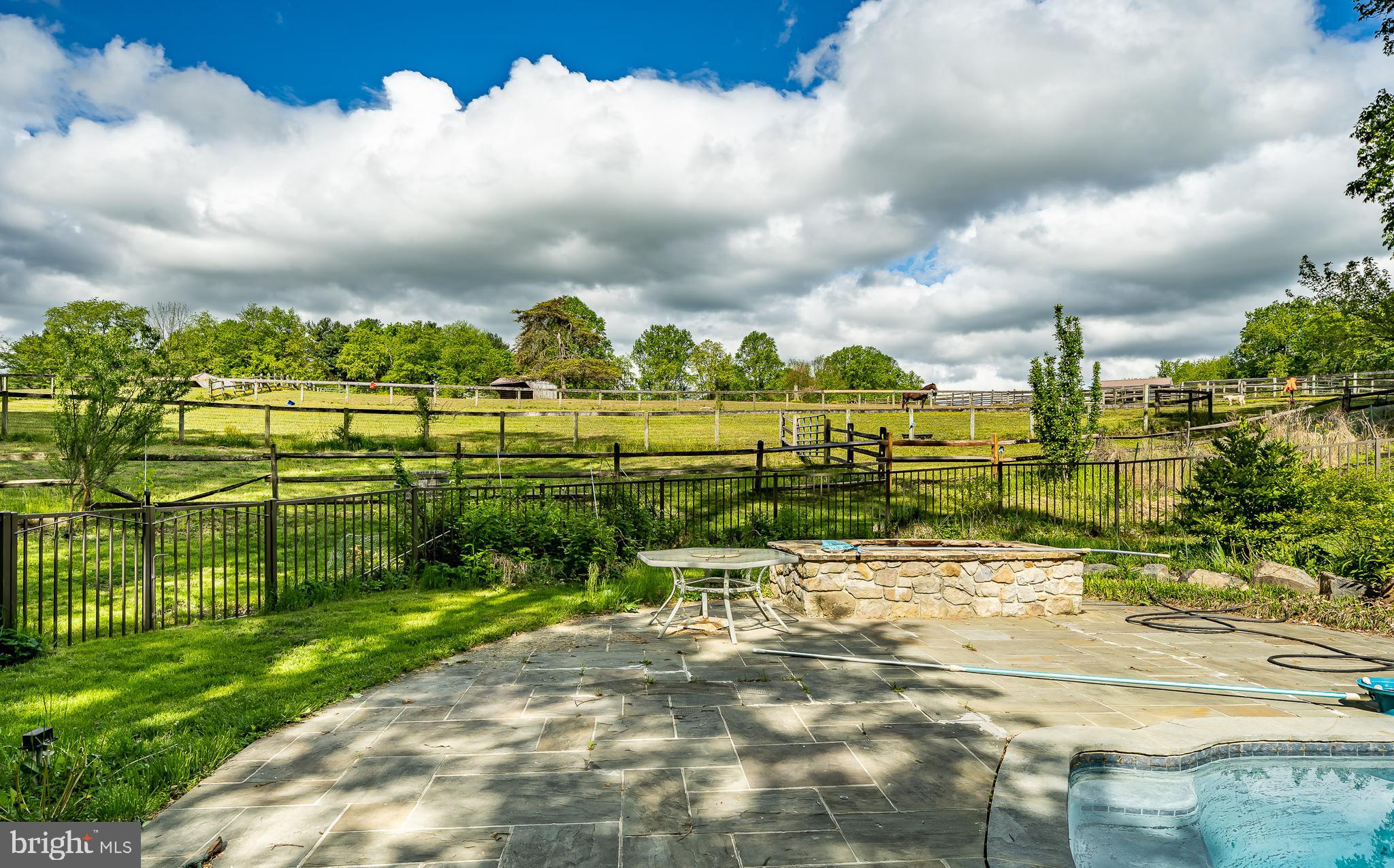 CHESHIRE HUNT - Residential