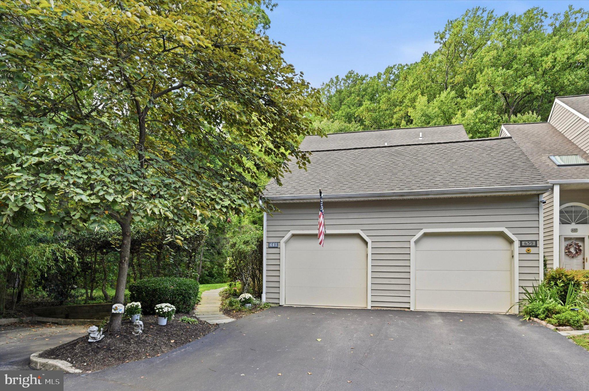 441 WOODED WAY