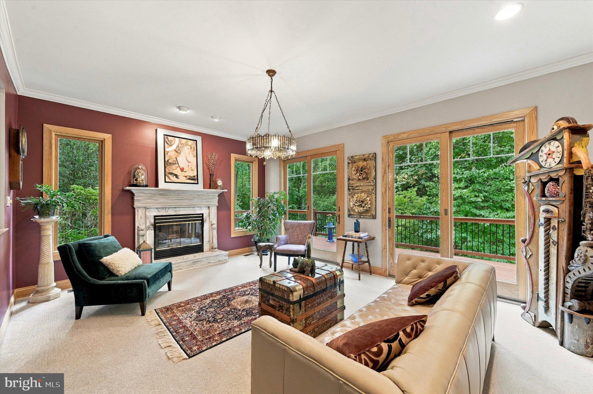 441 WOODED WAY