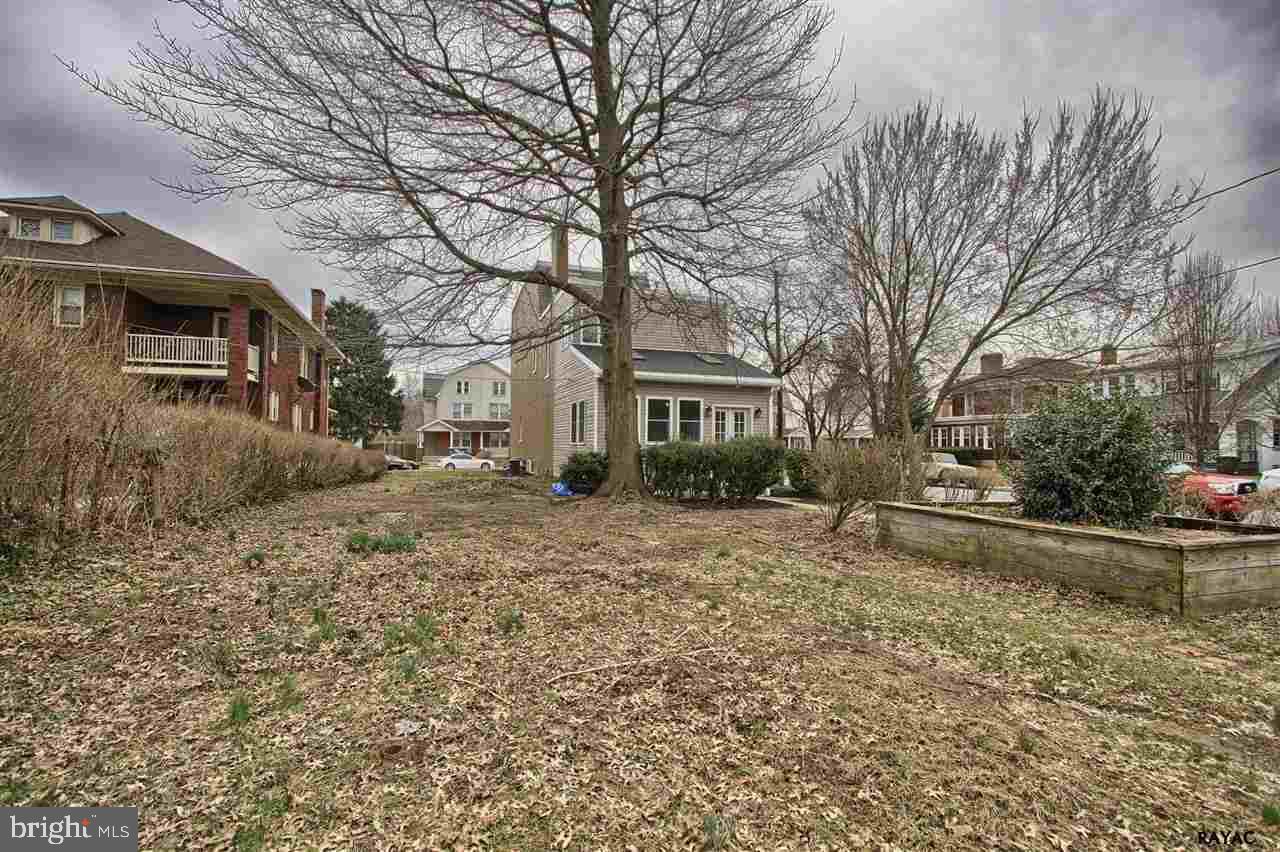 ELMWOOD - Residential