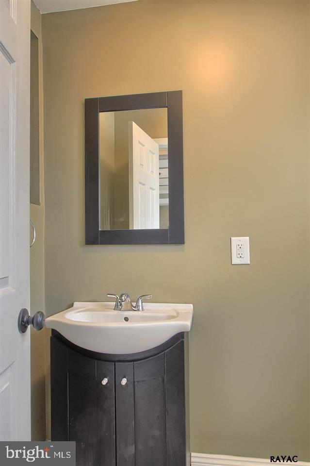 ELMWOOD - Residential