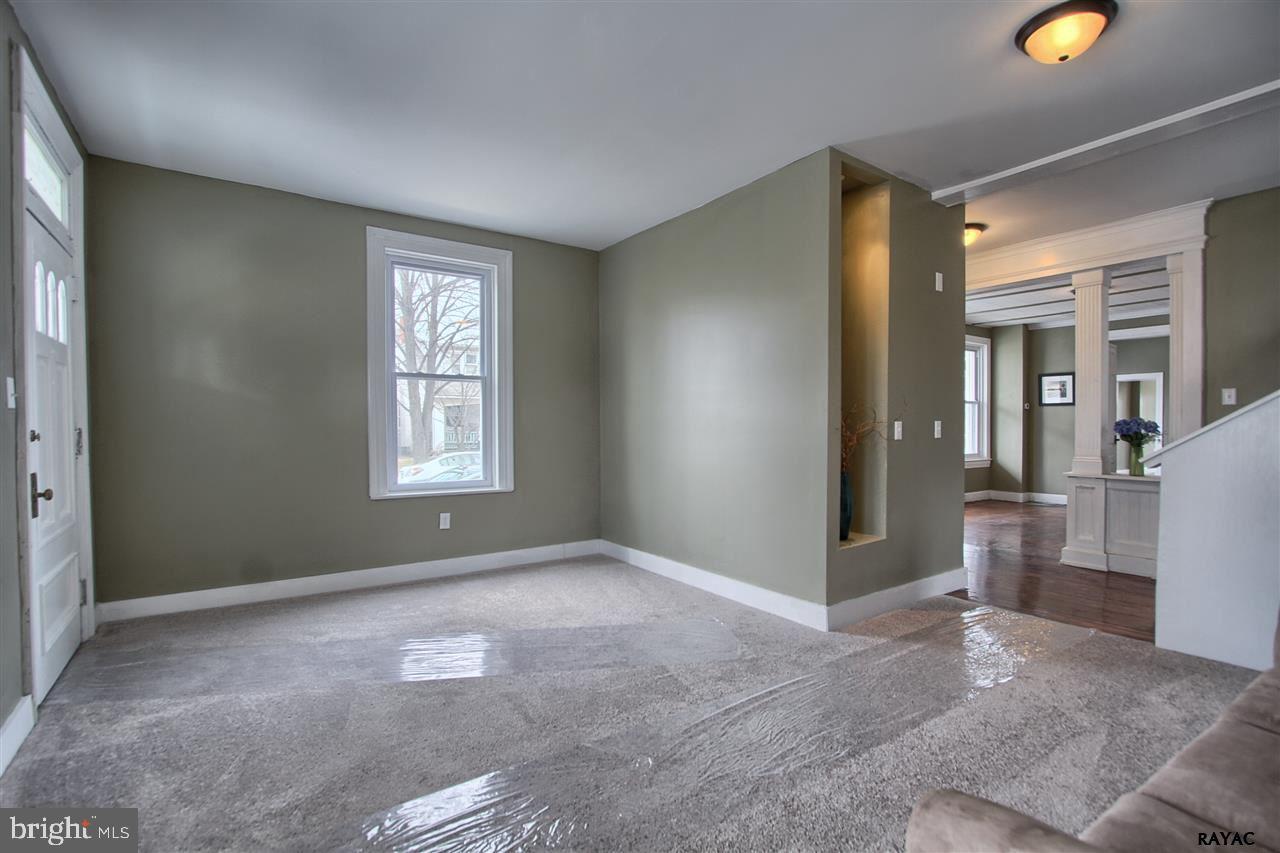 ELMWOOD - Residential