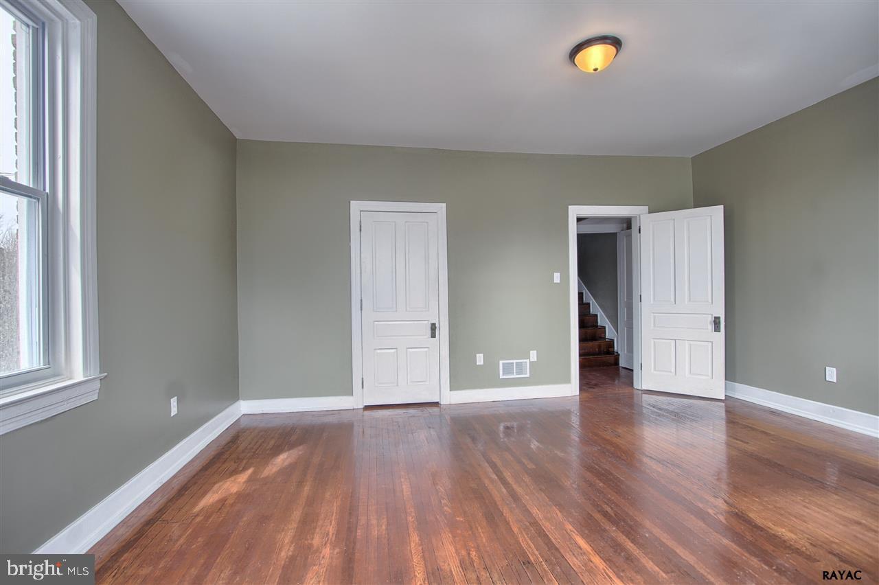 ELMWOOD - Residential