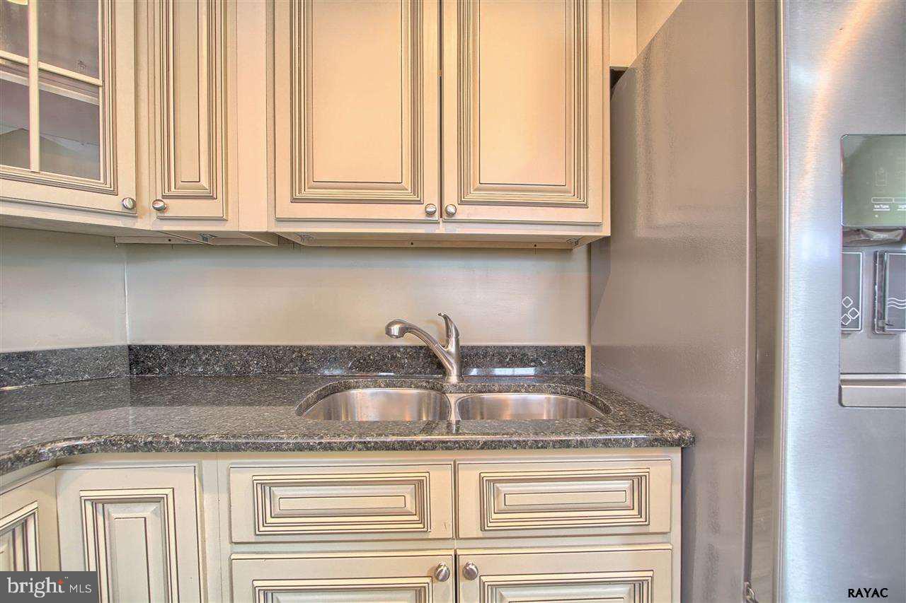 ELMWOOD - Residential