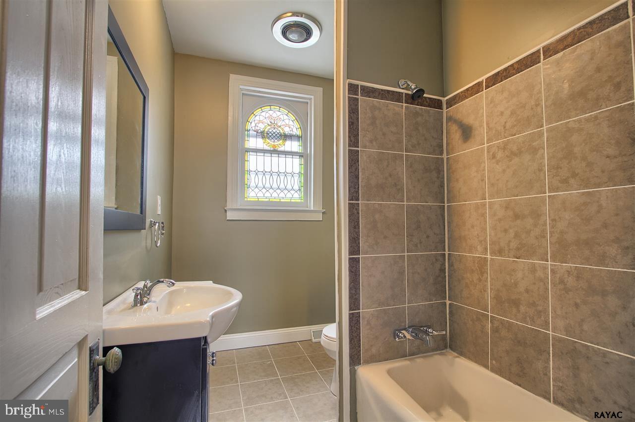 ELMWOOD - Residential