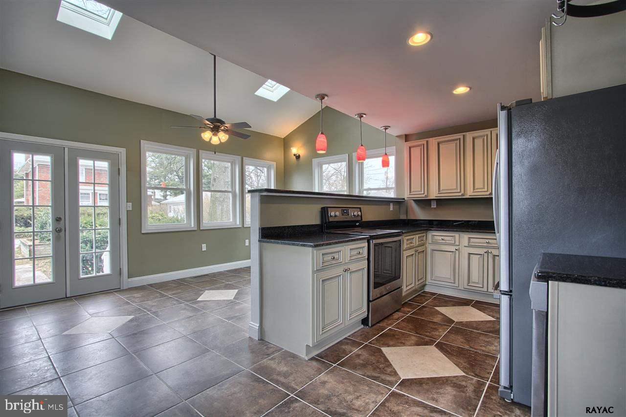 ELMWOOD - Residential