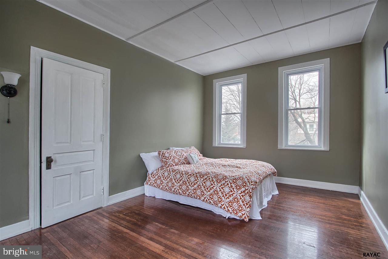 ELMWOOD - Residential