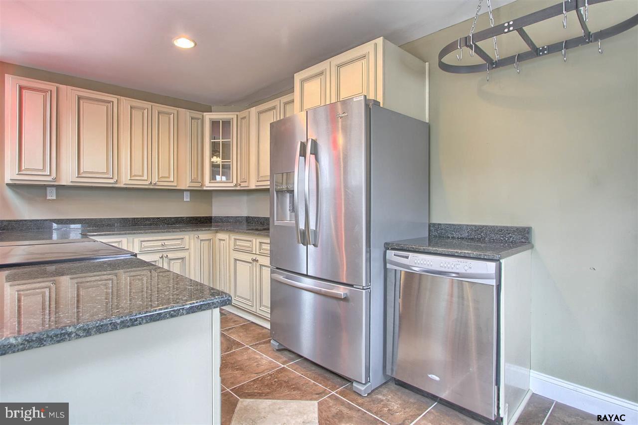 ELMWOOD - Residential