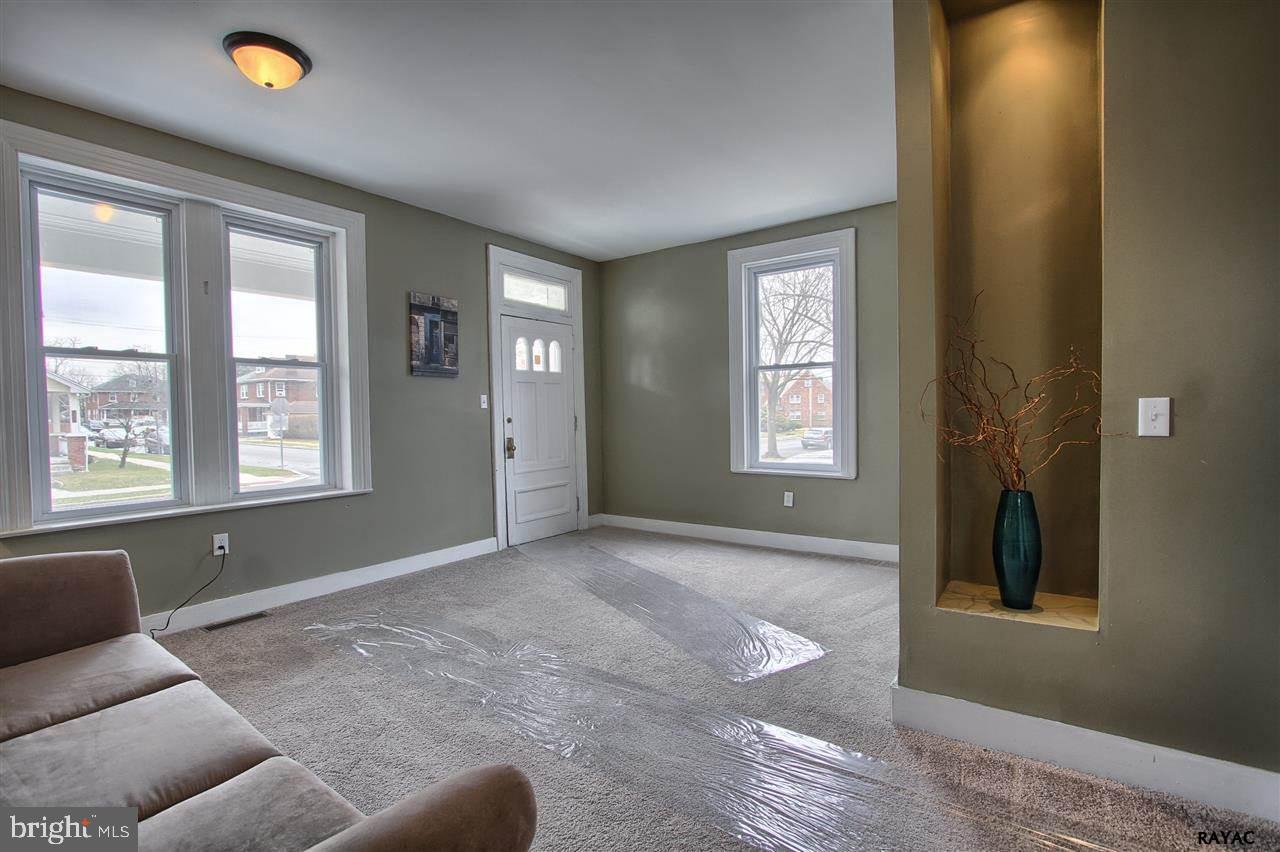 ELMWOOD - Residential