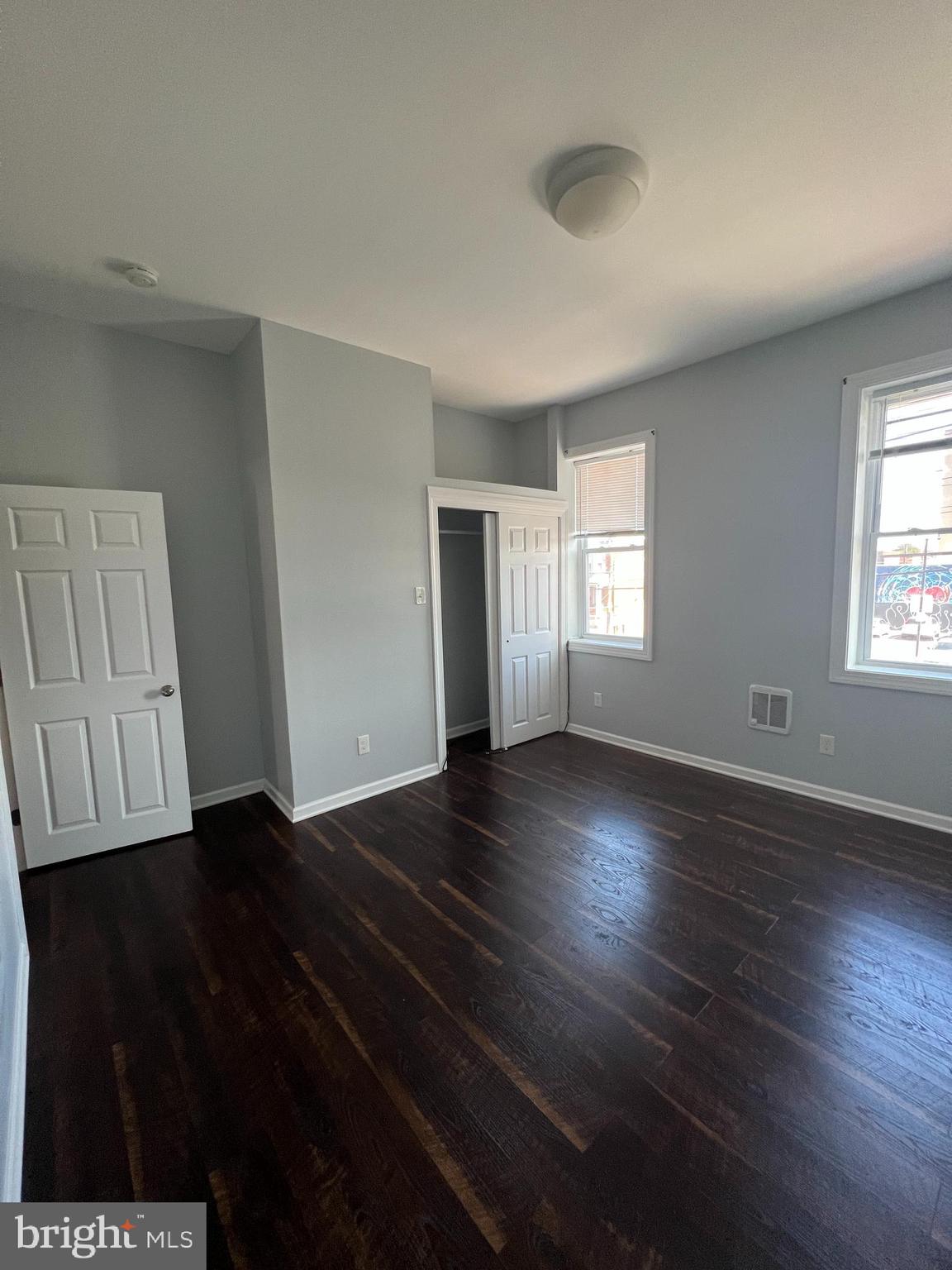PORT RICHMOND - Residential Lease