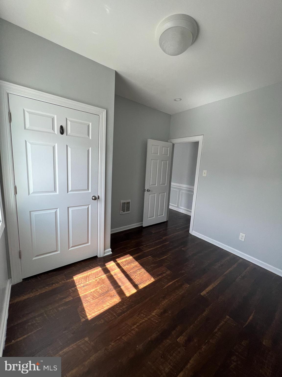 PORT RICHMOND - Residential Lease