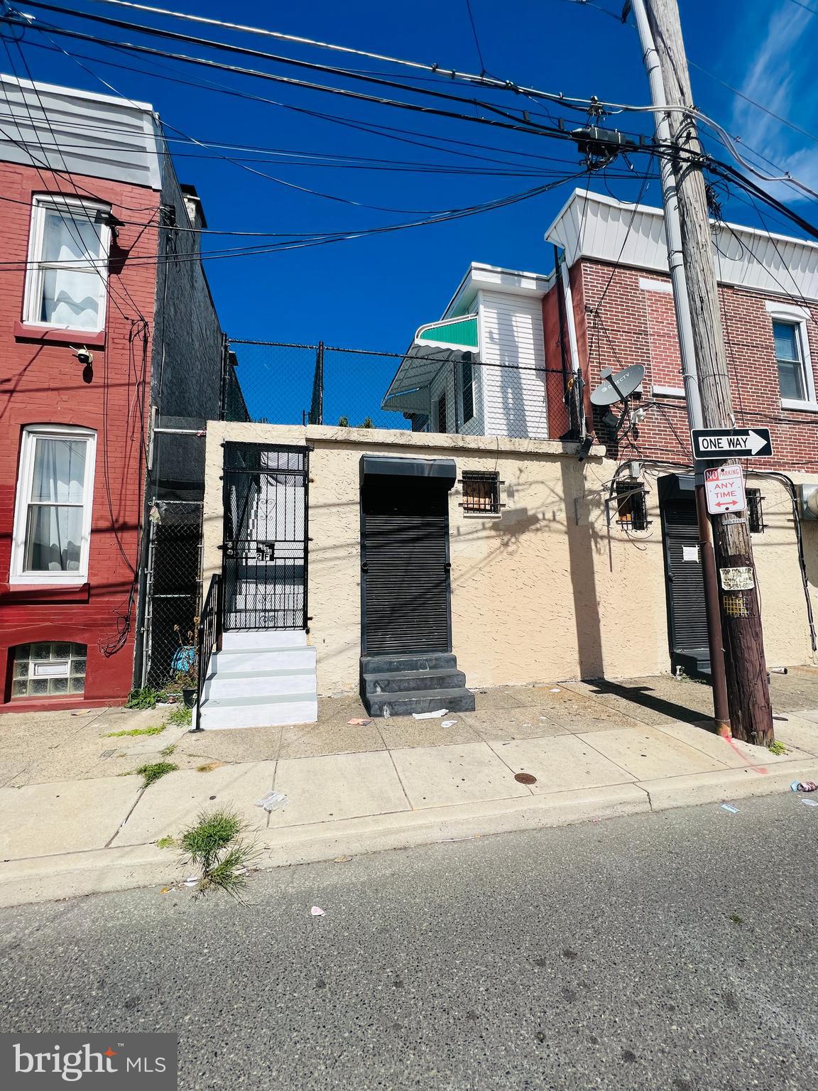 PORT RICHMOND - Residential Lease