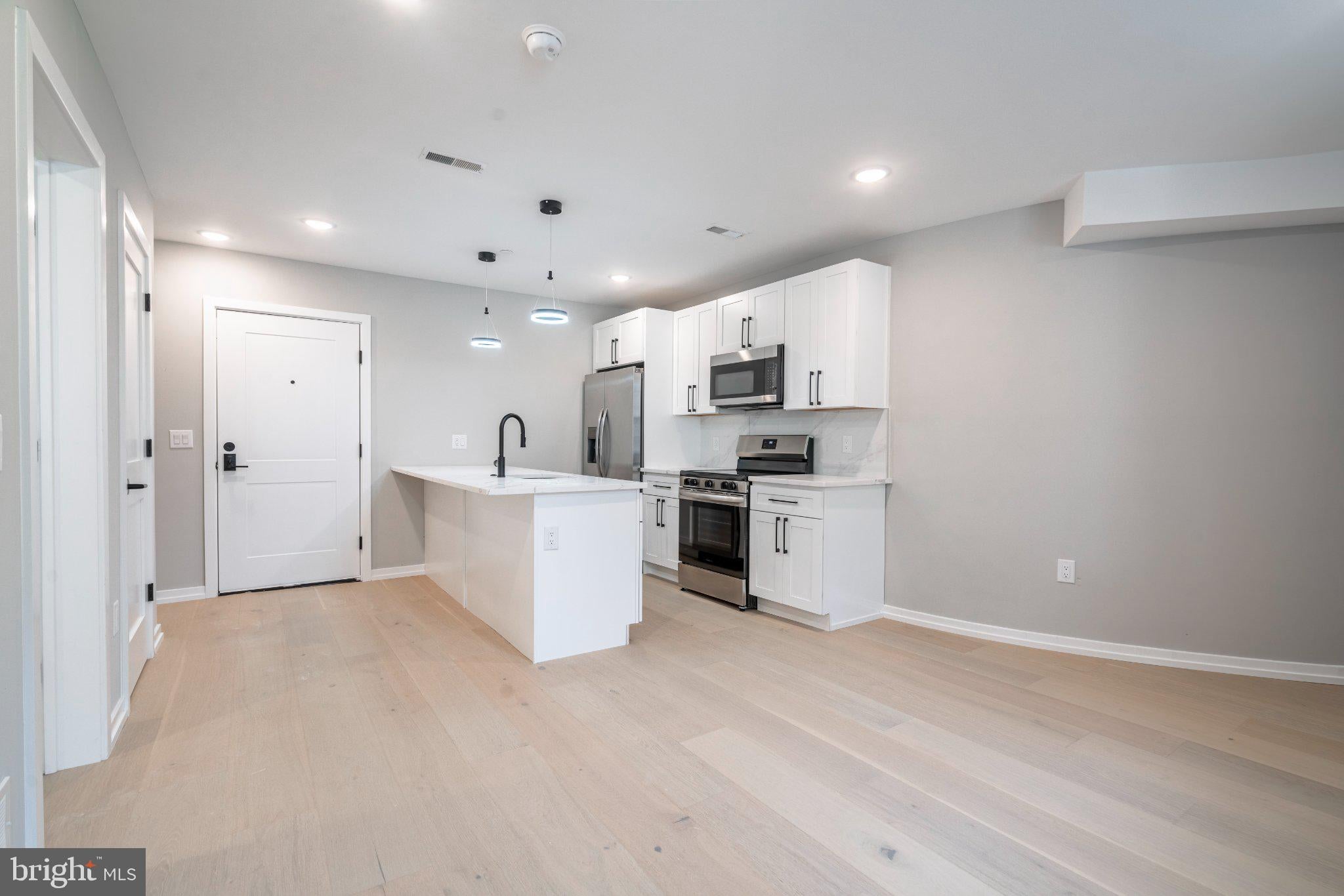 719 DICKINSON STREET 2G