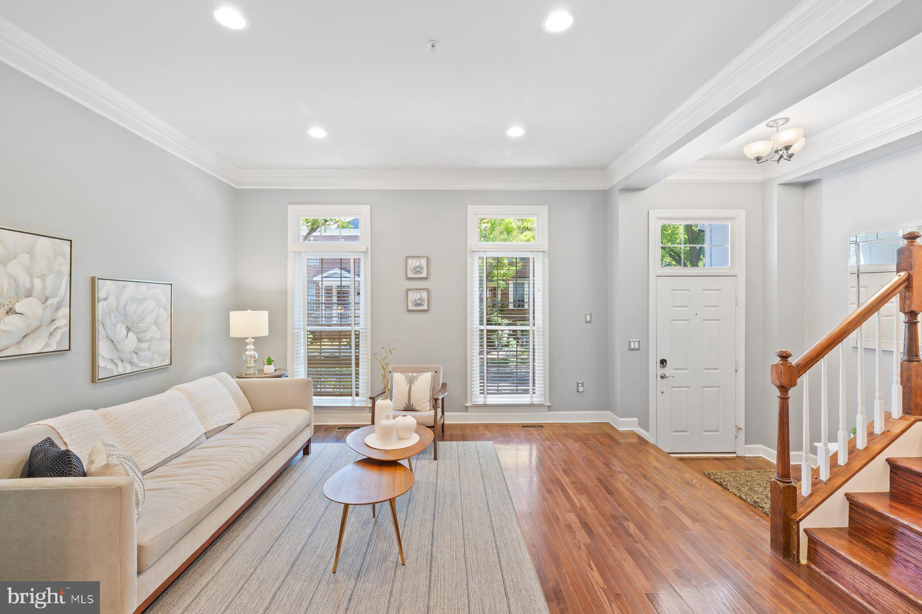 1020 CRESTFIELD DRIVE