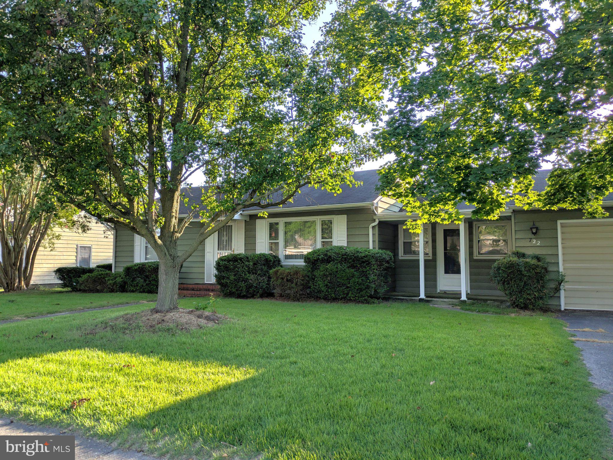 722 E IVY DRIVE