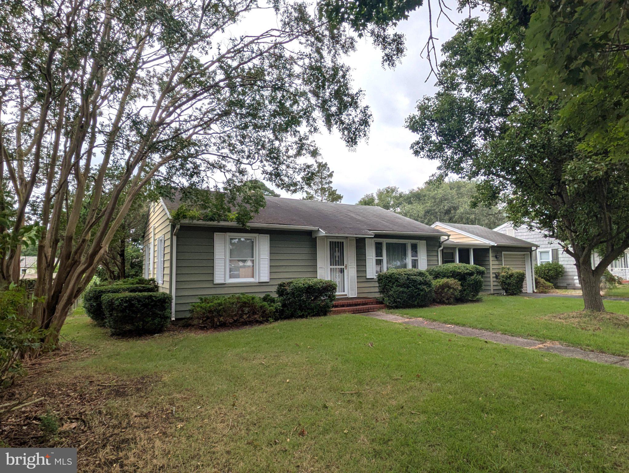 722 E IVY DRIVE
