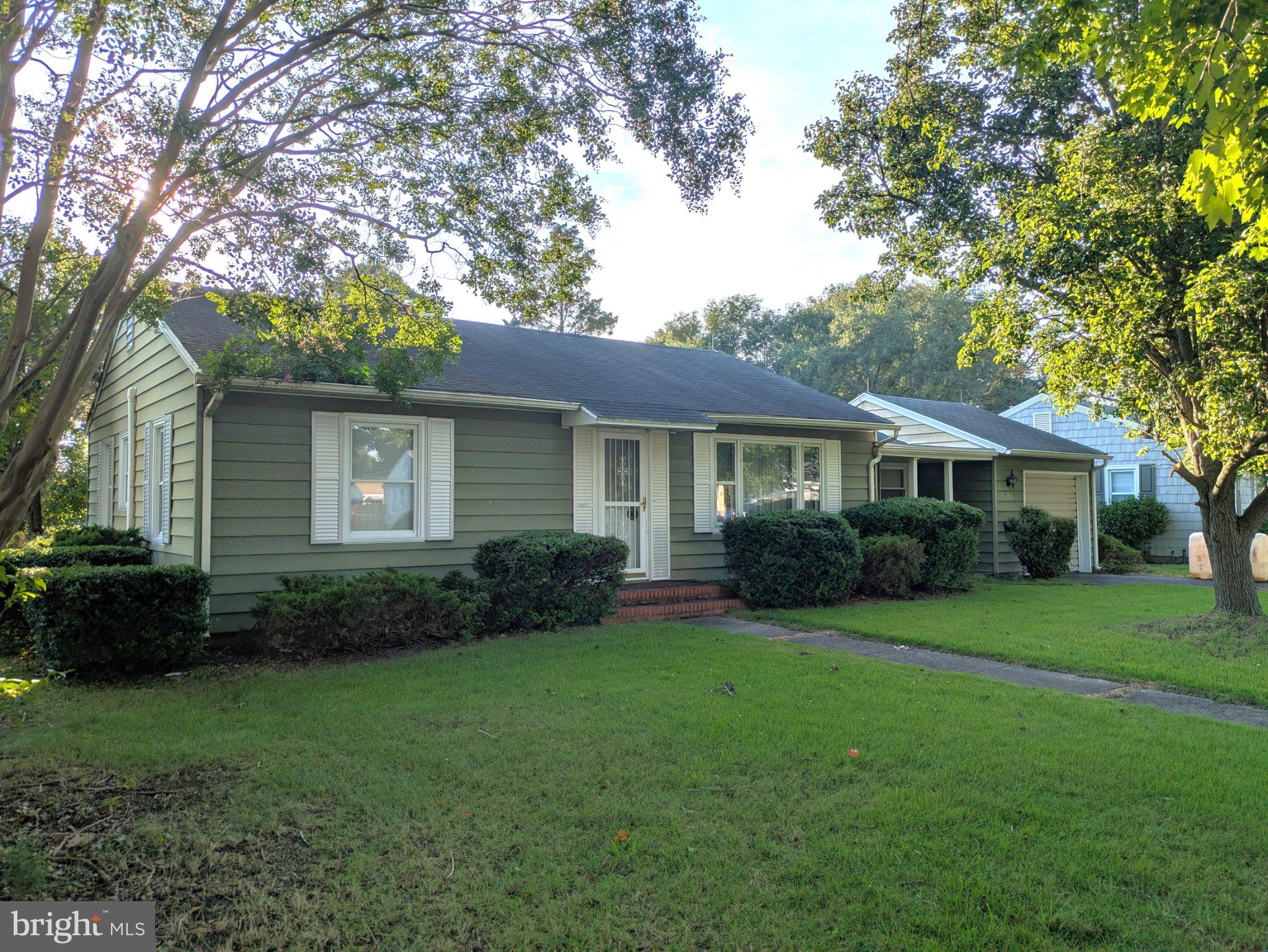 722 E IVY DRIVE