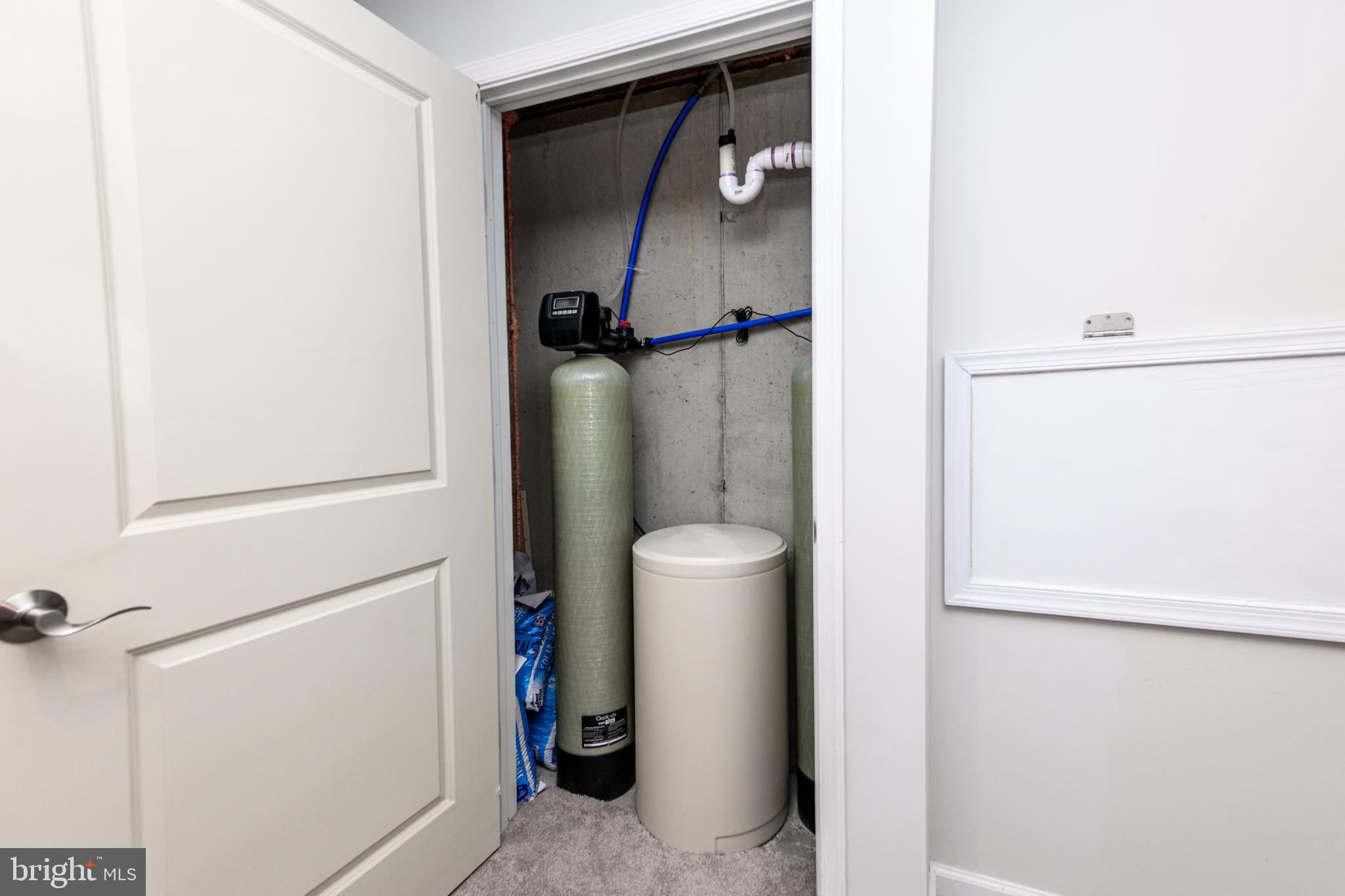 MONTGOMERY VIEW - Residential