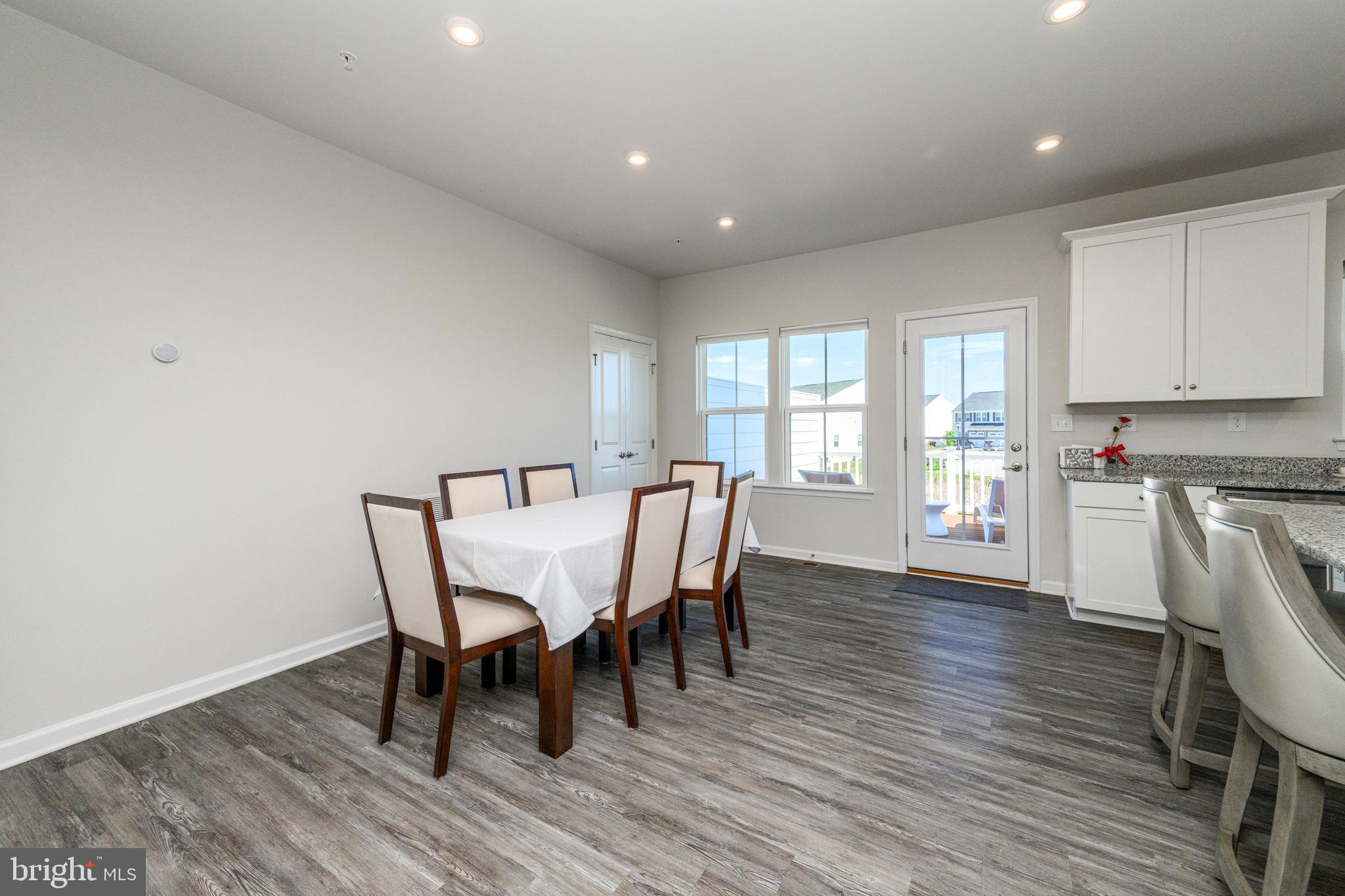 MONTGOMERY VIEW - Residential