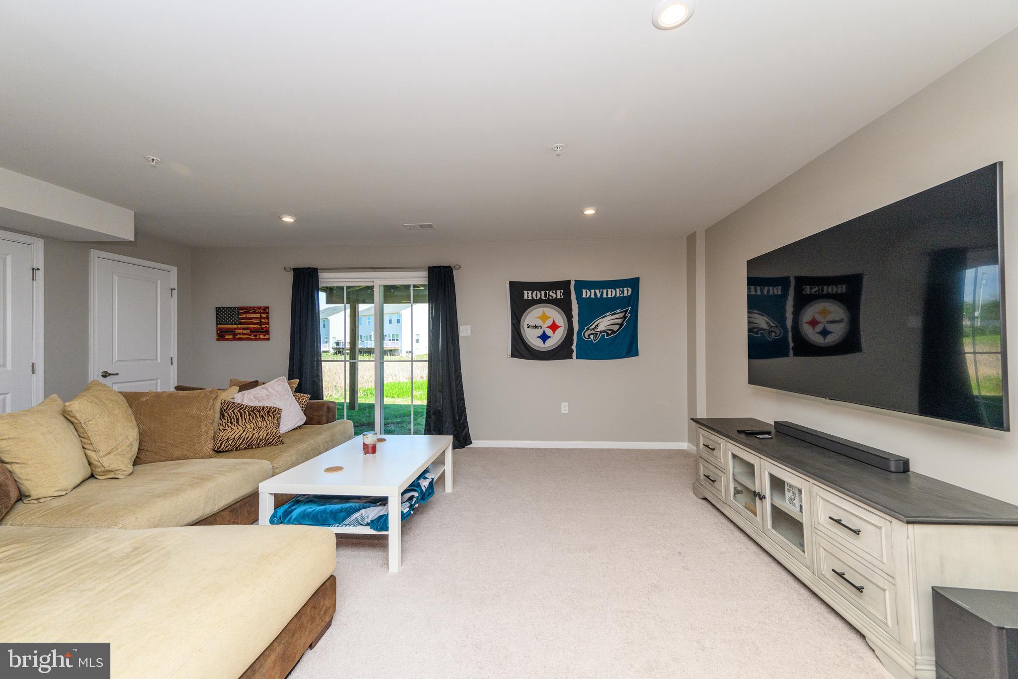 MONTGOMERY VIEW - Residential