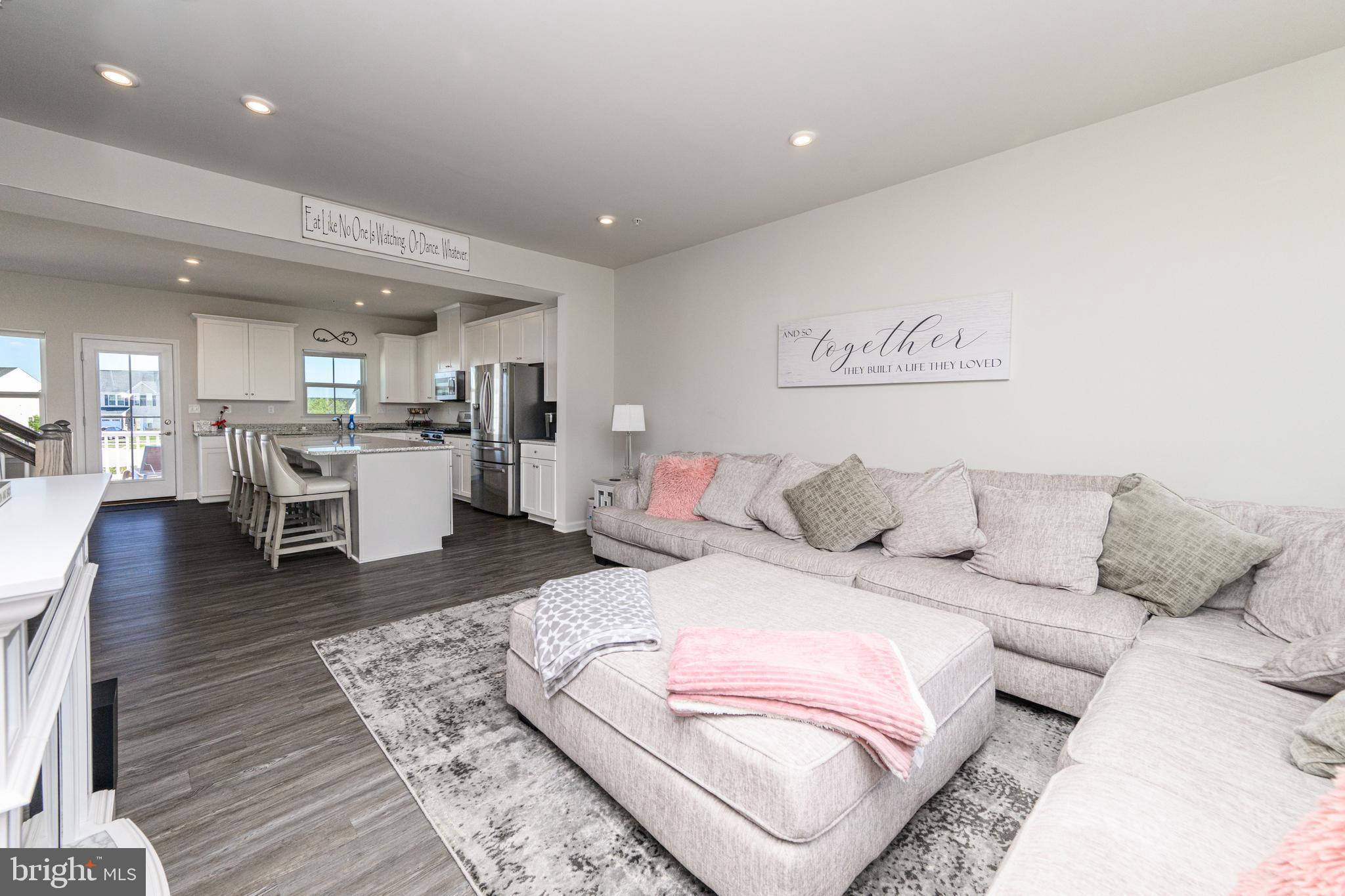 MONTGOMERY VIEW - Residential