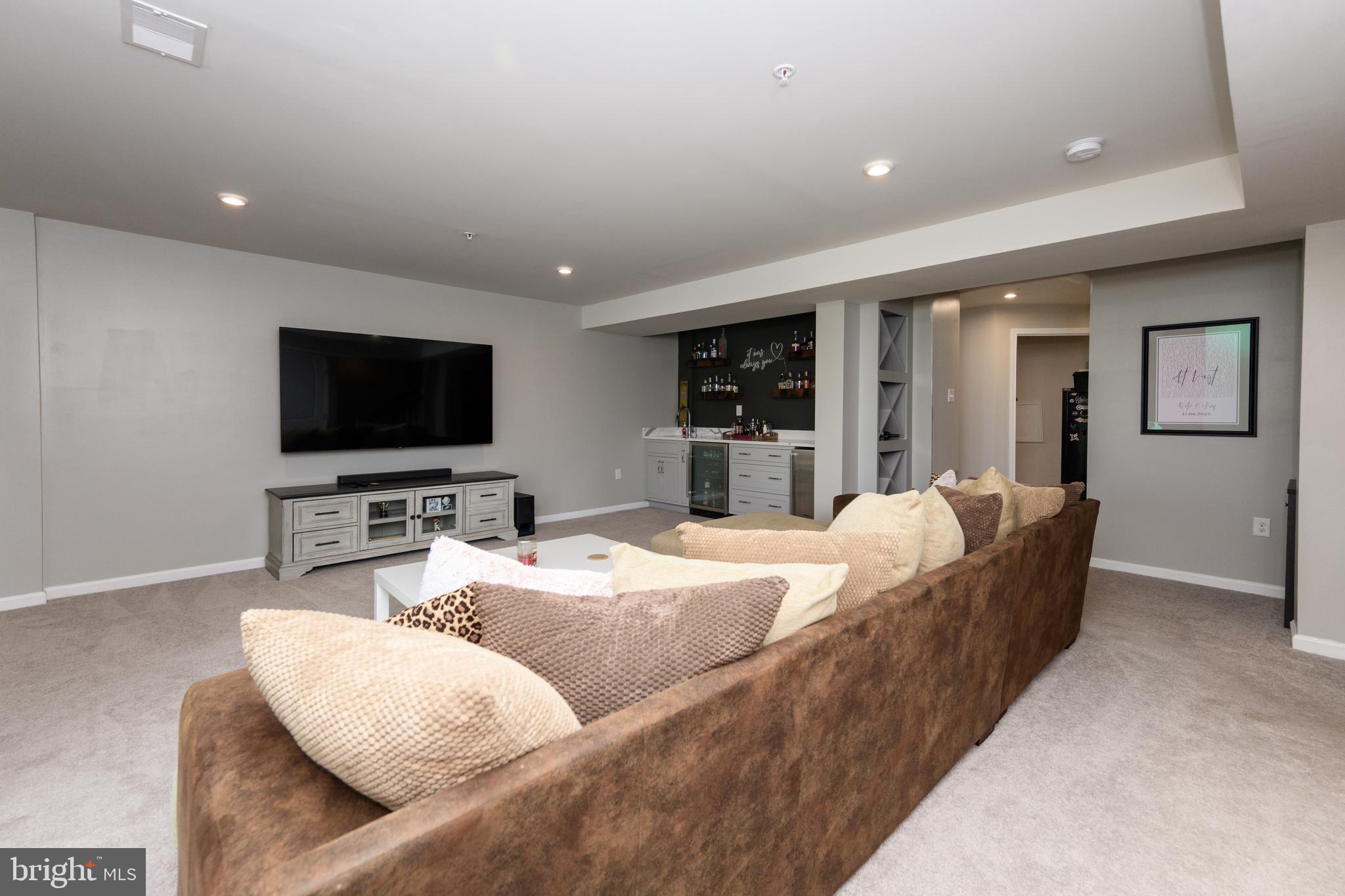 MONTGOMERY VIEW - Residential