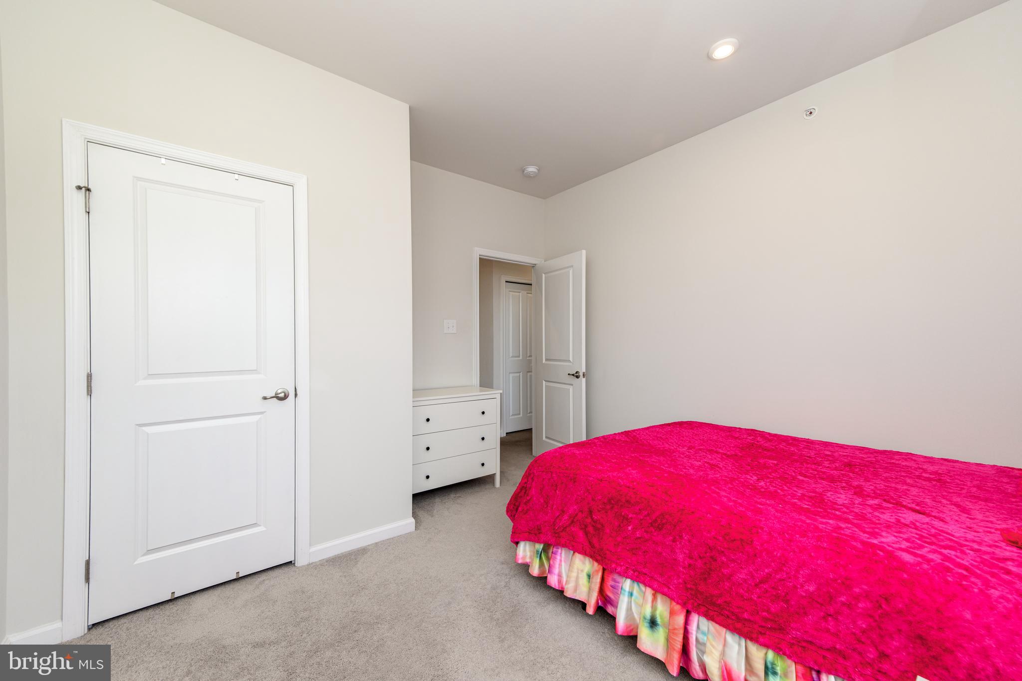 MONTGOMERY VIEW - Residential