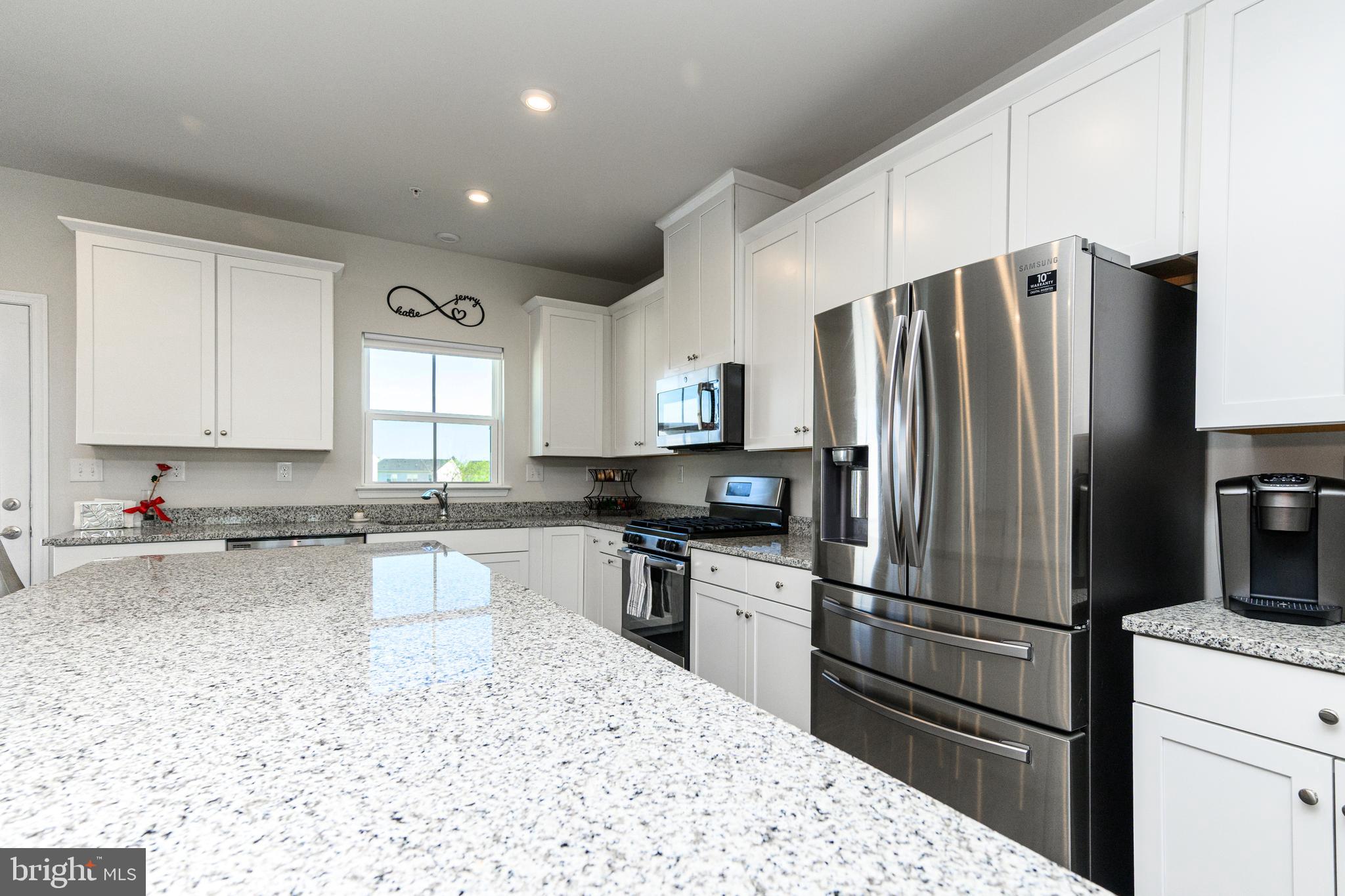 MONTGOMERY VIEW - Residential