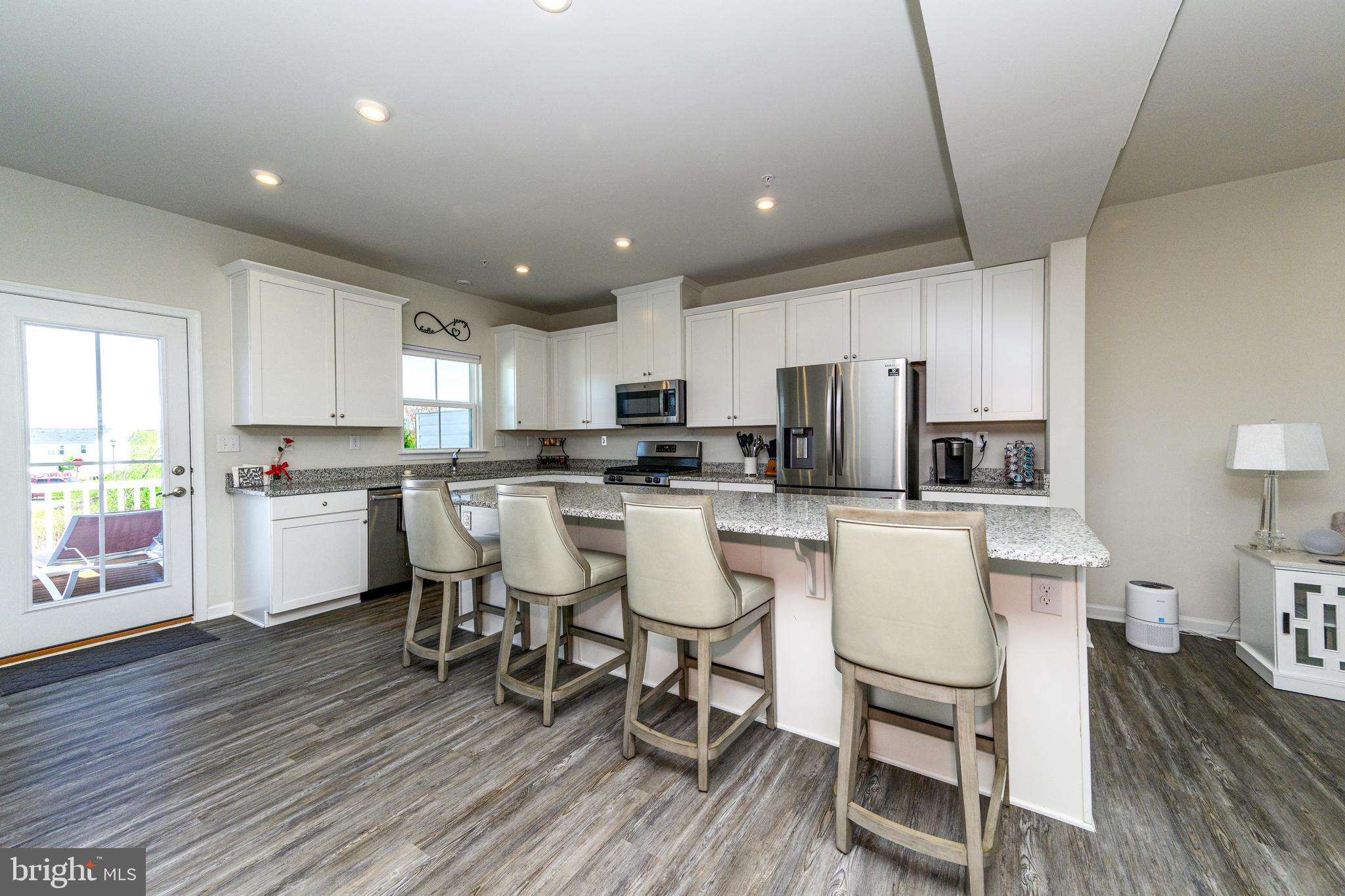 MONTGOMERY VIEW - Residential