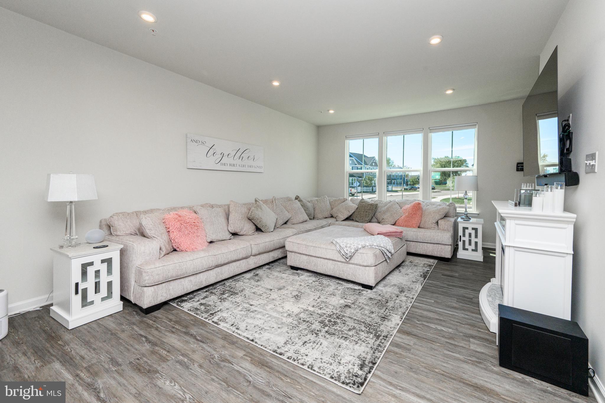 MONTGOMERY VIEW - Residential