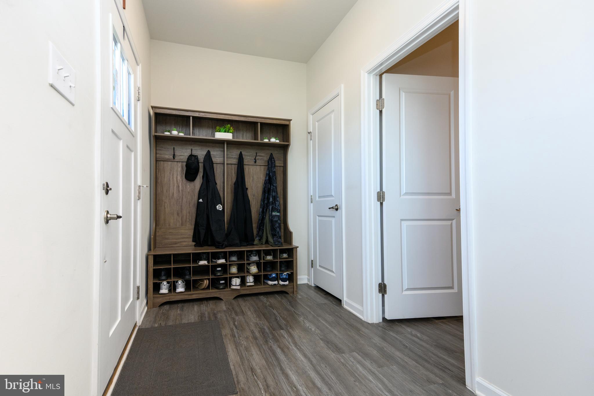 MONTGOMERY VIEW - Residential