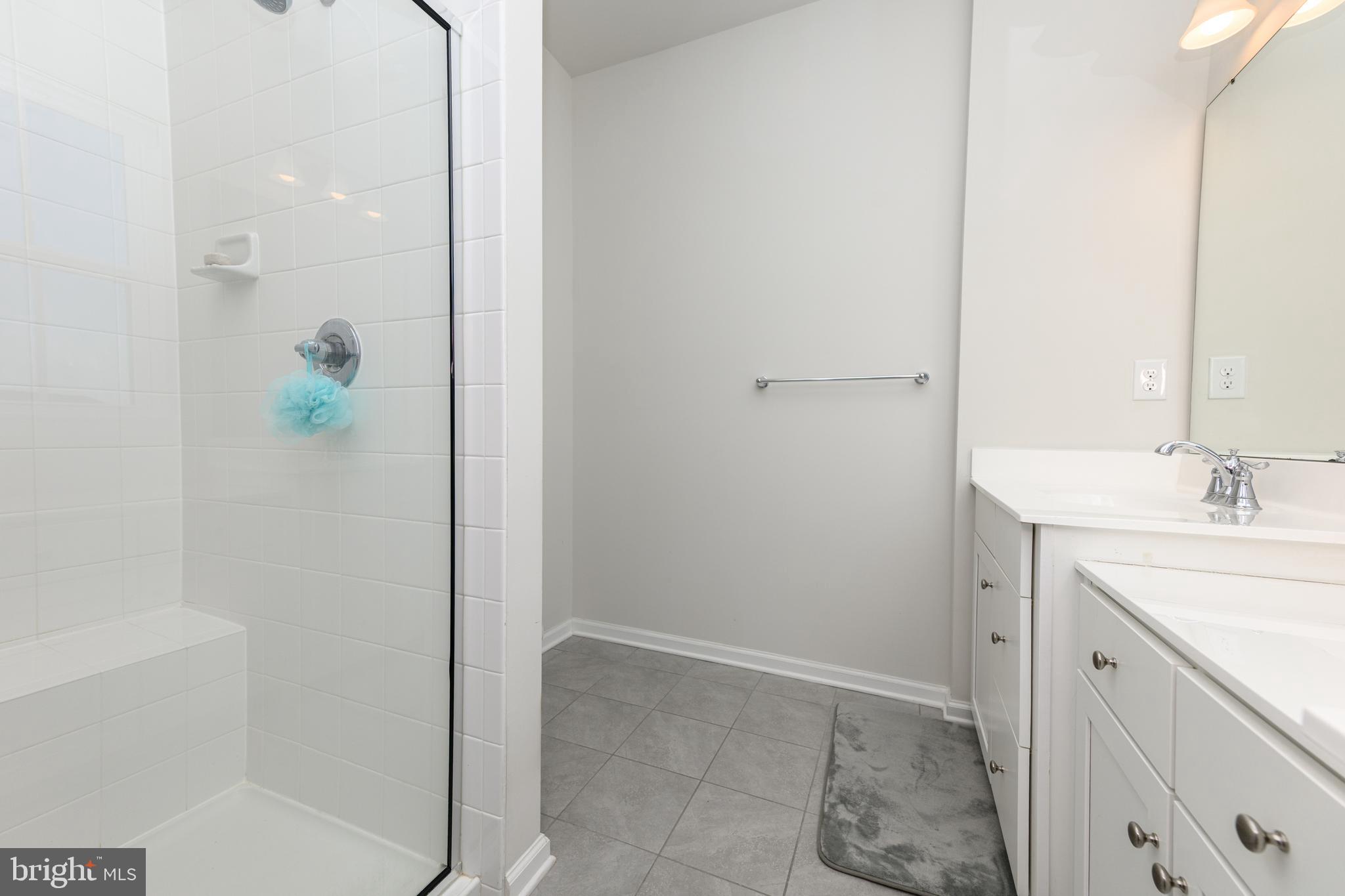 MONTGOMERY VIEW - Residential