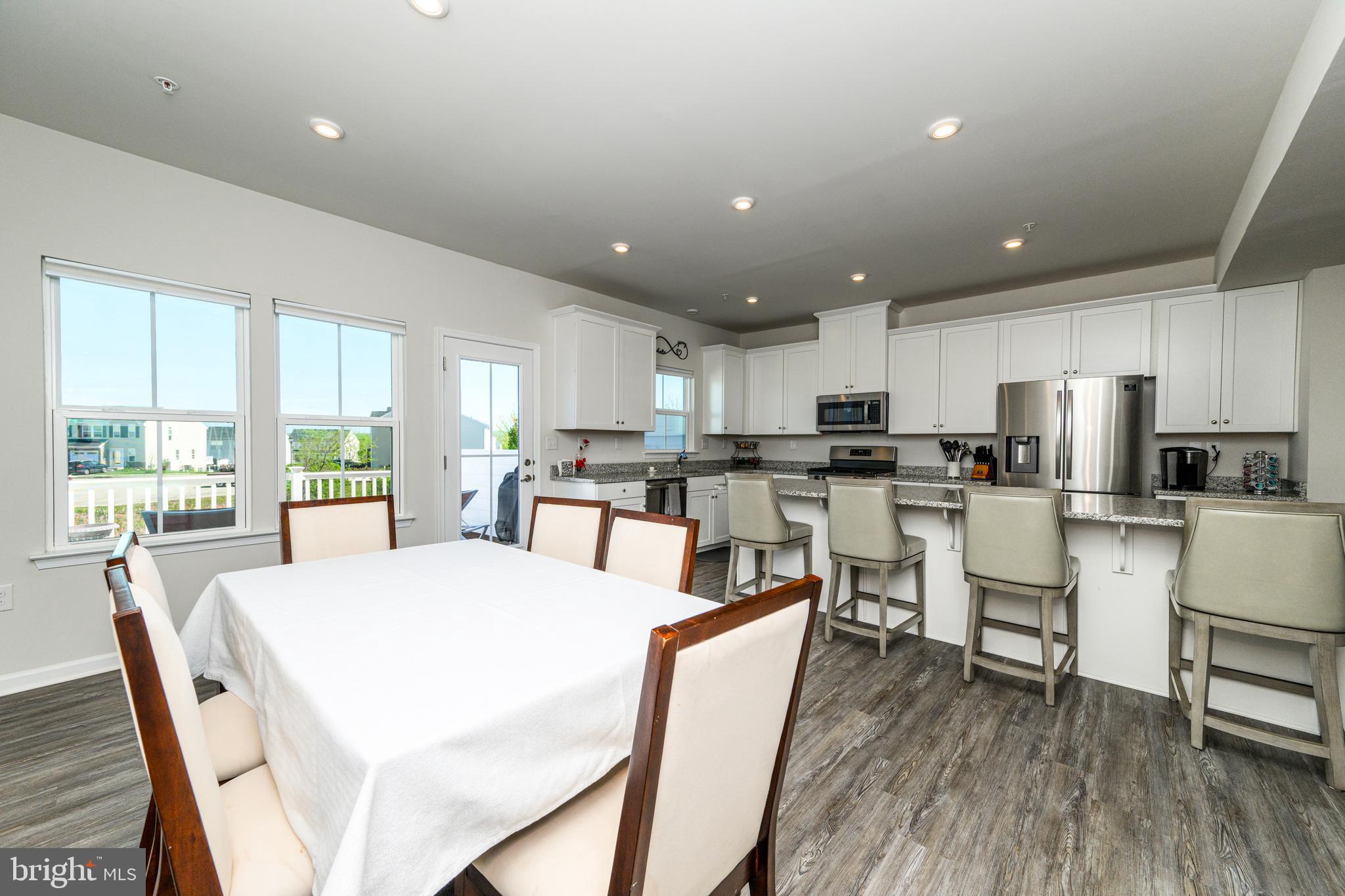 MONTGOMERY VIEW - Residential