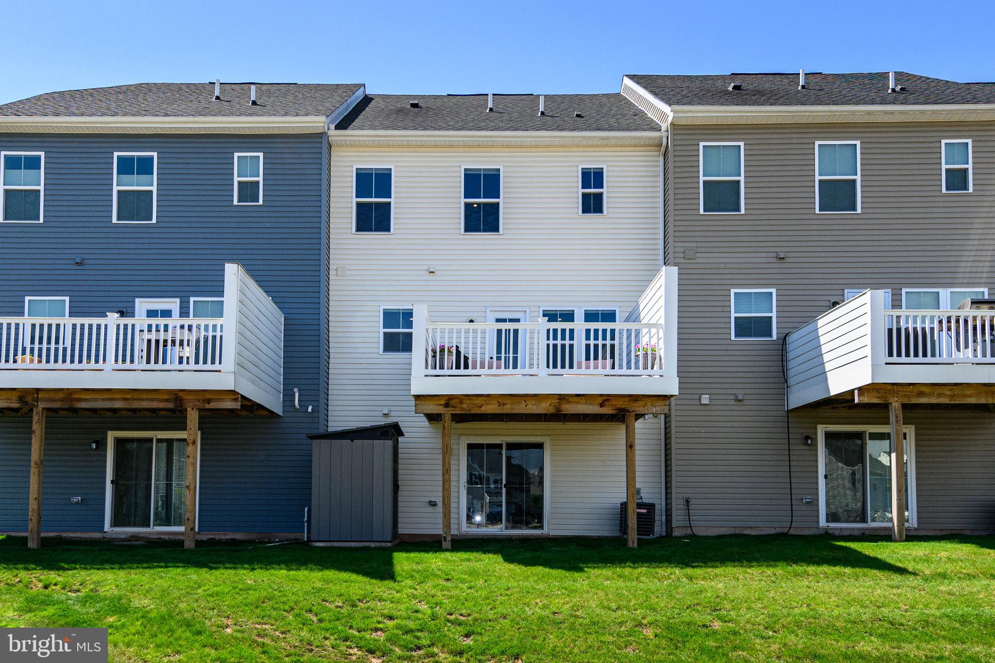 MONTGOMERY VIEW - Residential